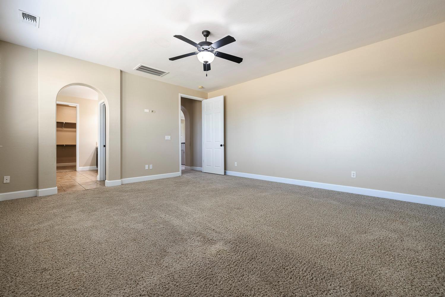1135 N Whittier Ave, Clovis, CA 93611