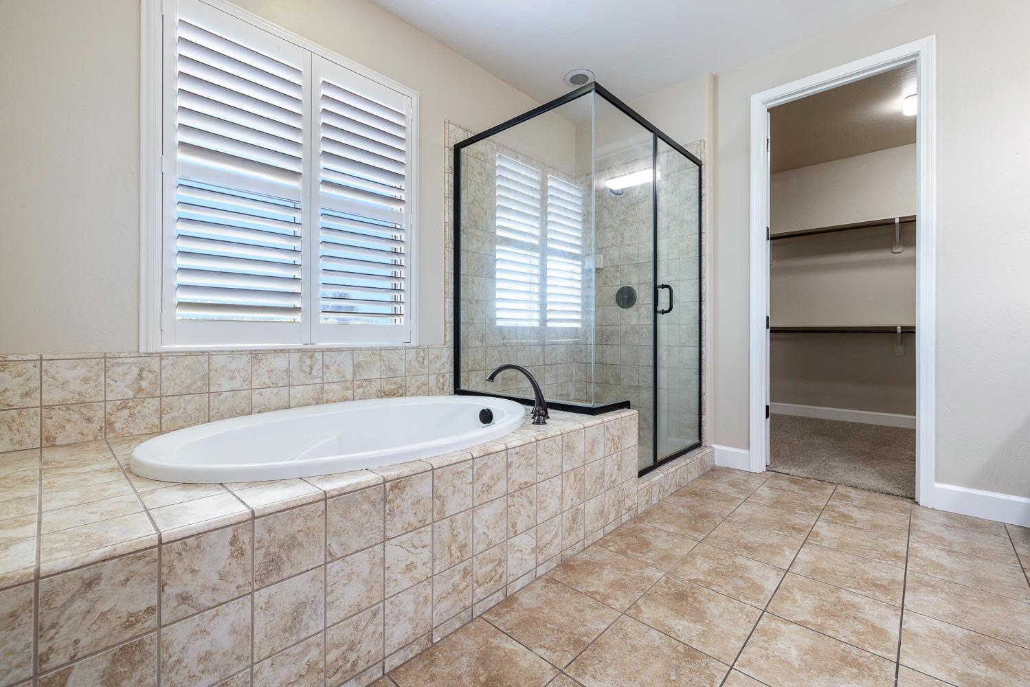 1135 N Whittier Ave, Clovis, CA 93611