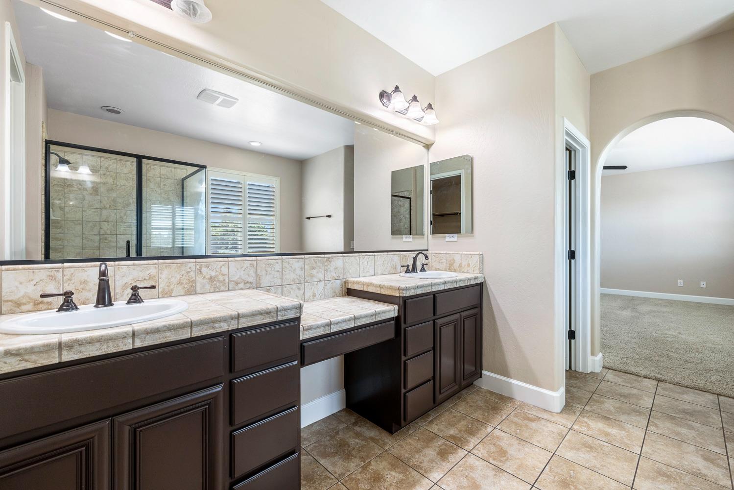 1135 N Whittier Ave, Clovis, CA 93611