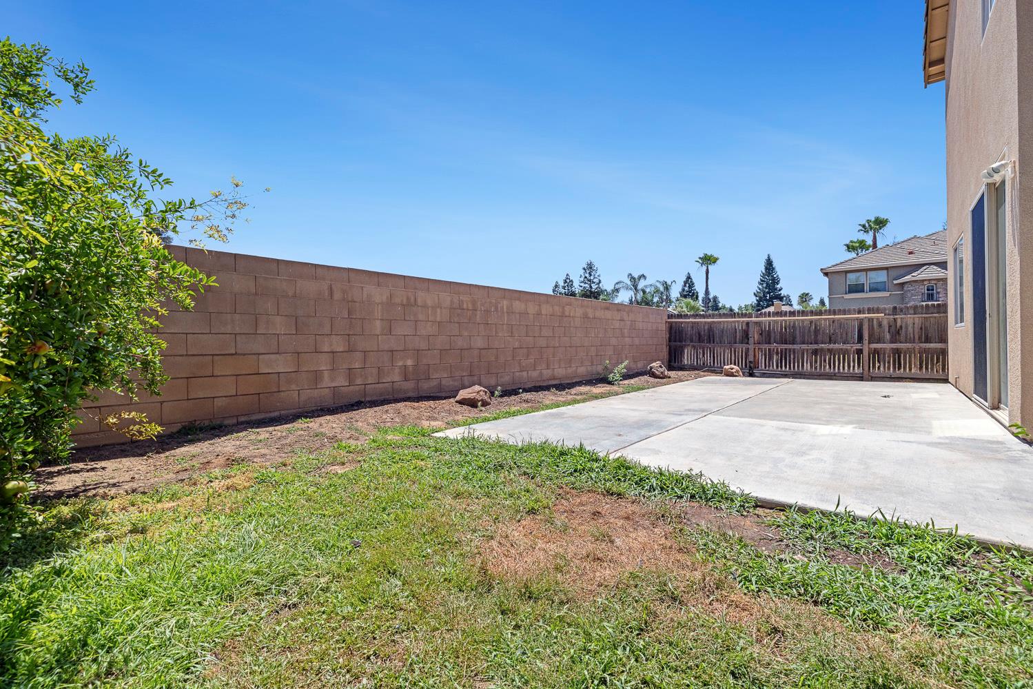 1135 N Whittier Ave, Clovis, CA 93611