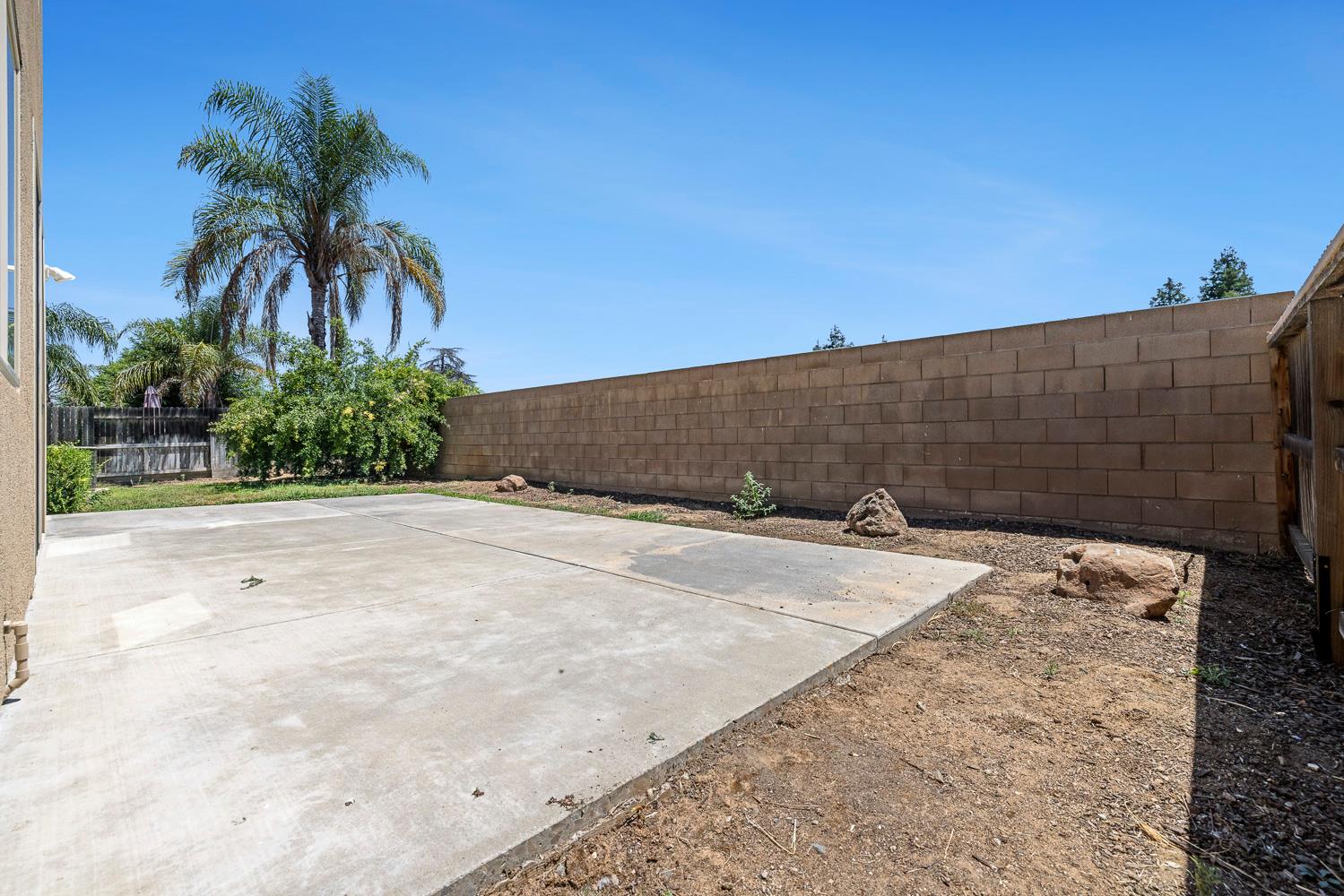 1135 N Whittier Ave, Clovis, CA 93611