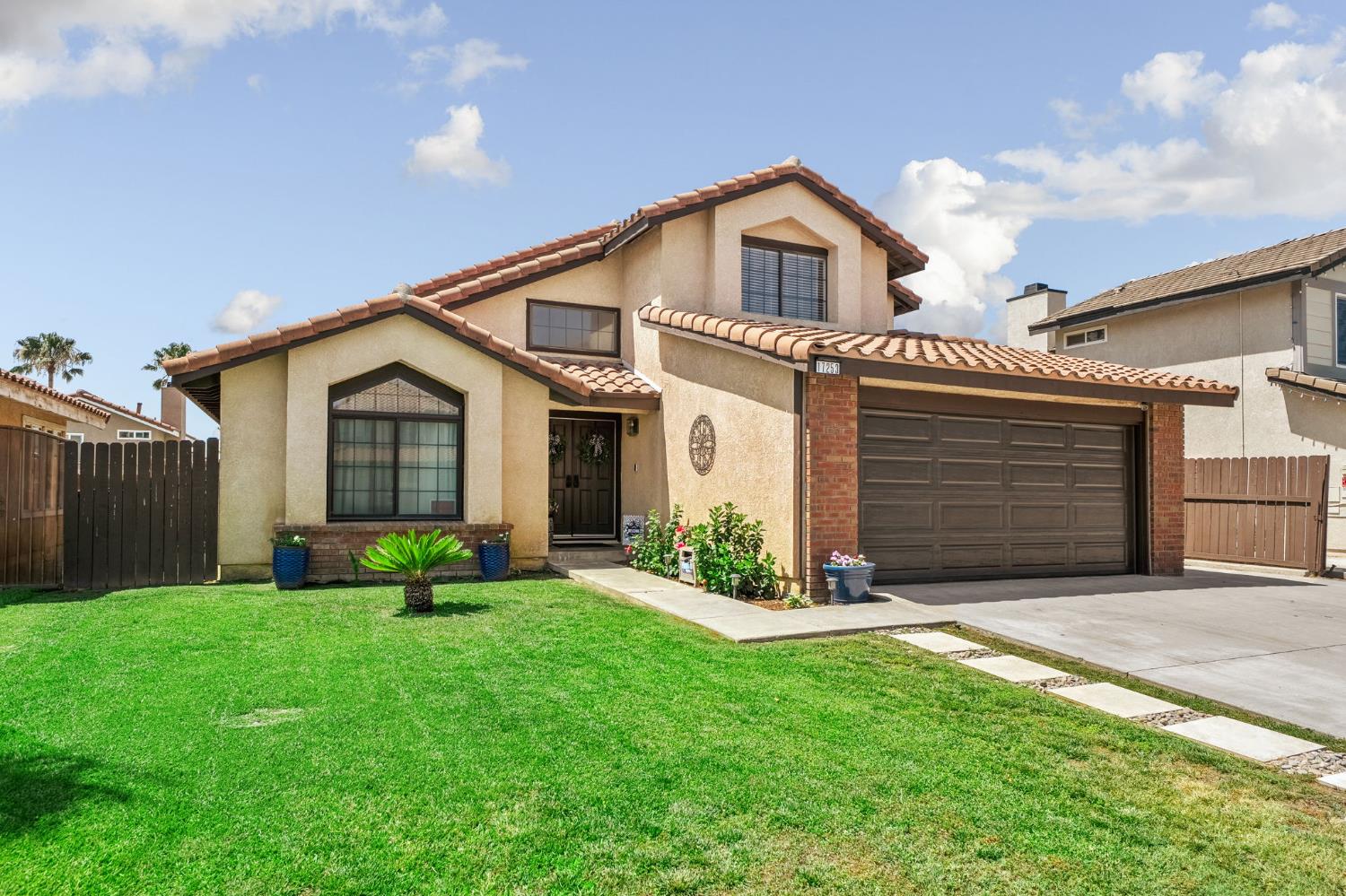 17253 Dolphin St, San Bernardino, CA 92336