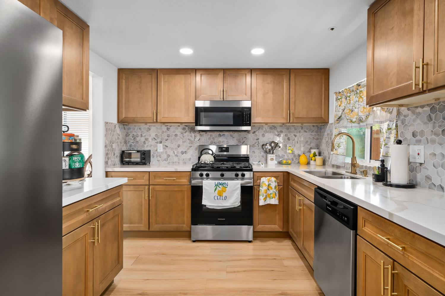 17253 Dolphin St, San Bernardino, CA 92336