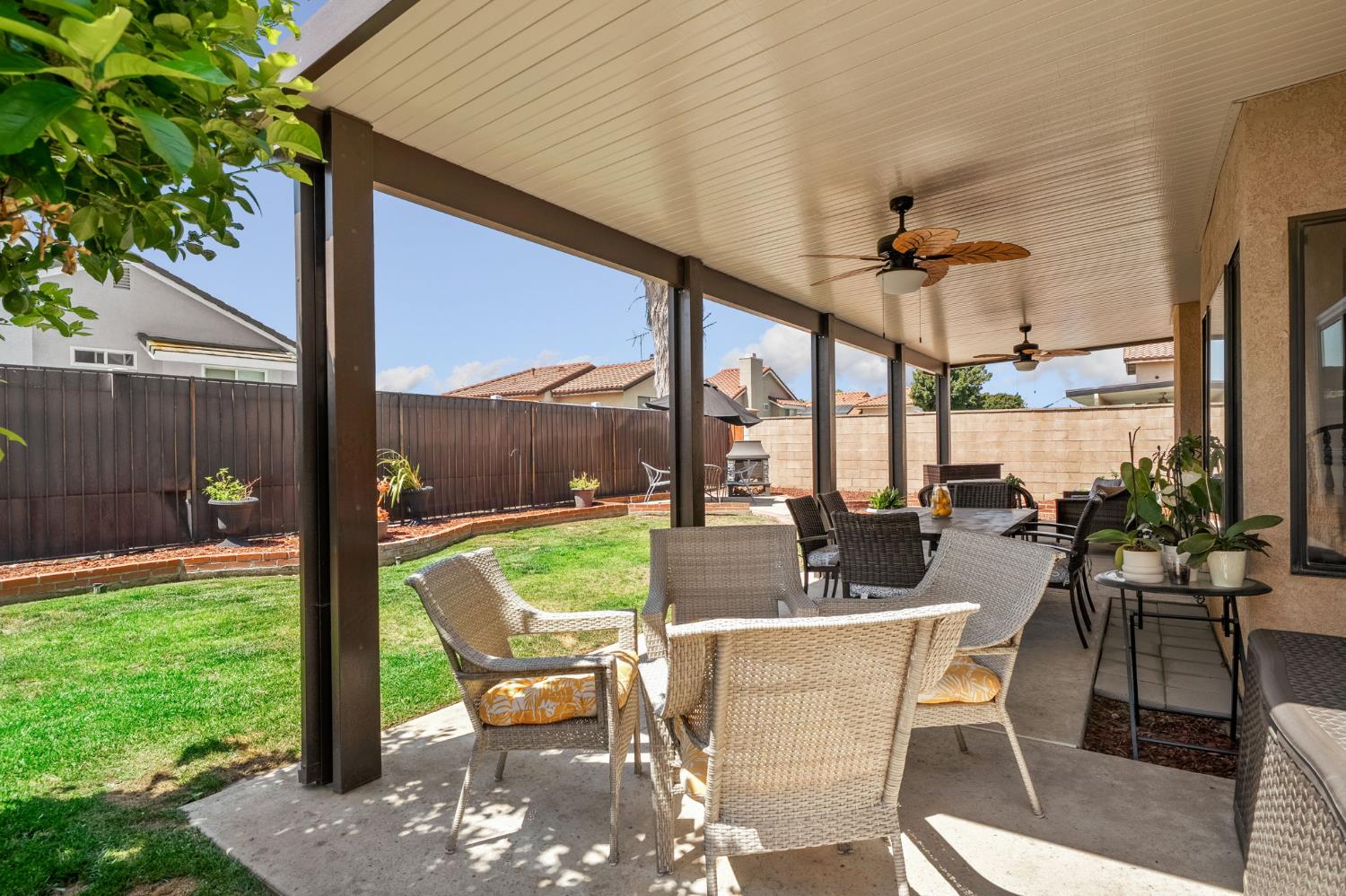 17253 Dolphin St, San Bernardino, CA 92336