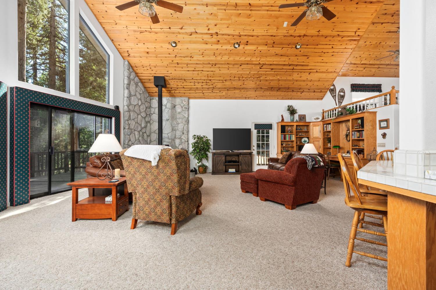 41943 Split Rock Ln, Shaver Lake, CA 93664