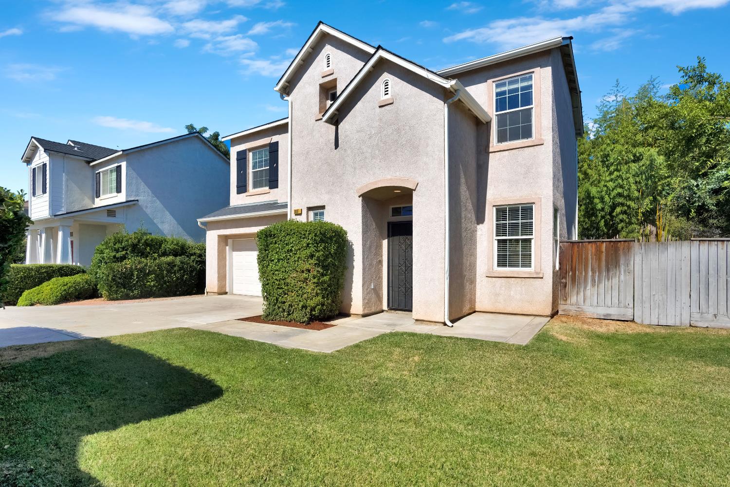 1801 N Miramar Ln, Clovis, CA 93619