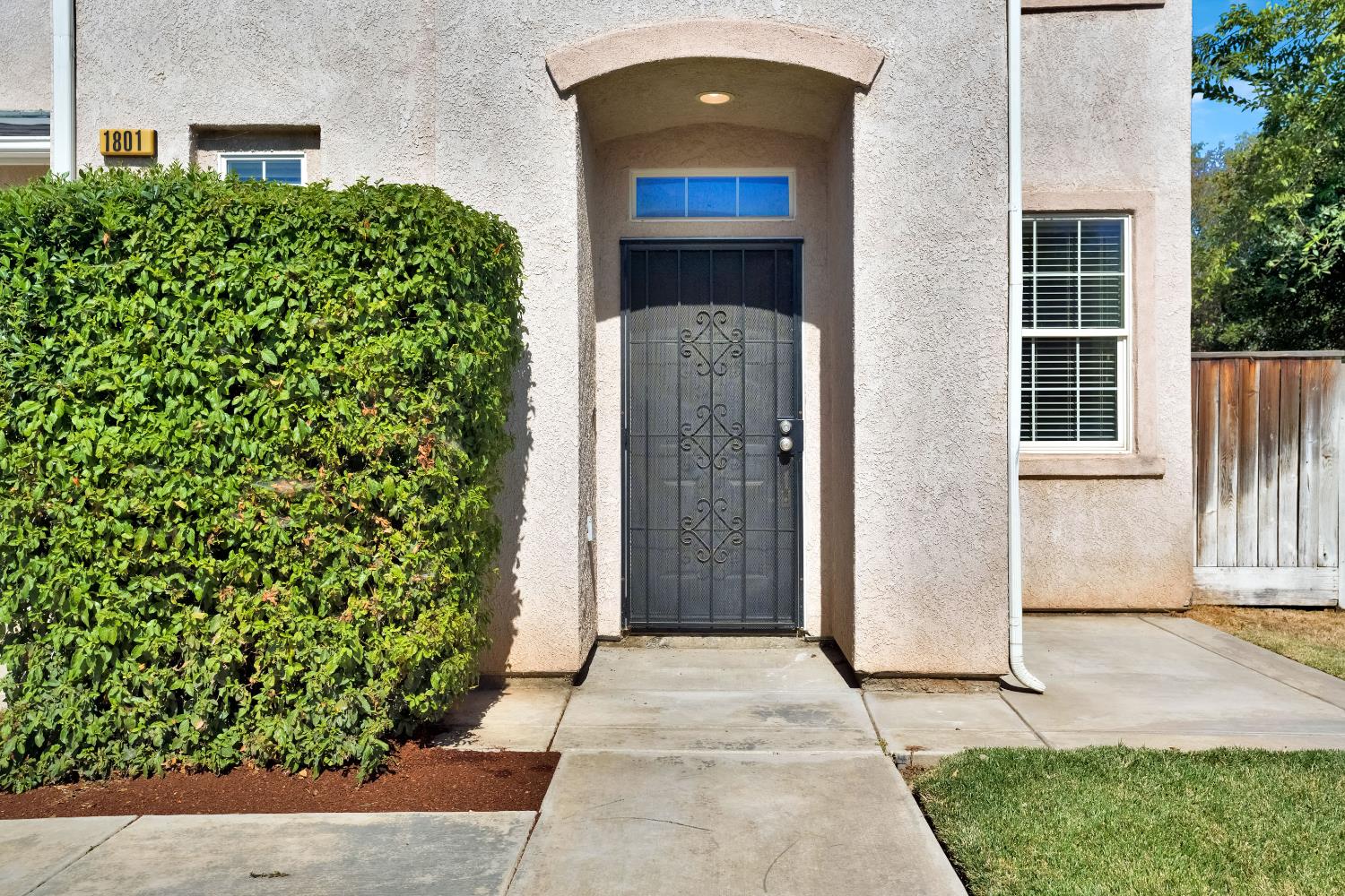 1801 N Miramar Ln, Clovis, CA 93619