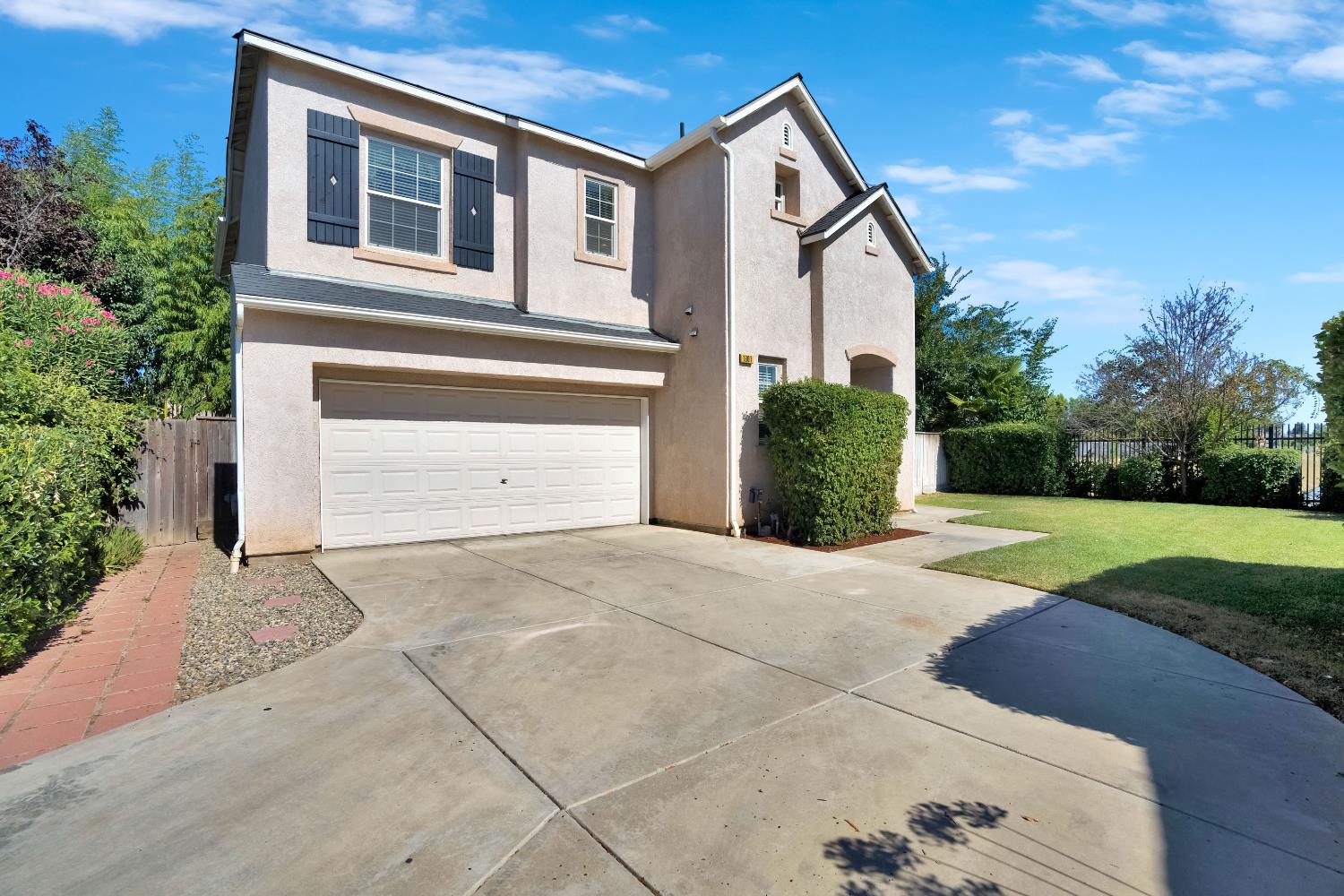 1801 N Miramar Ln, Clovis, CA 93619