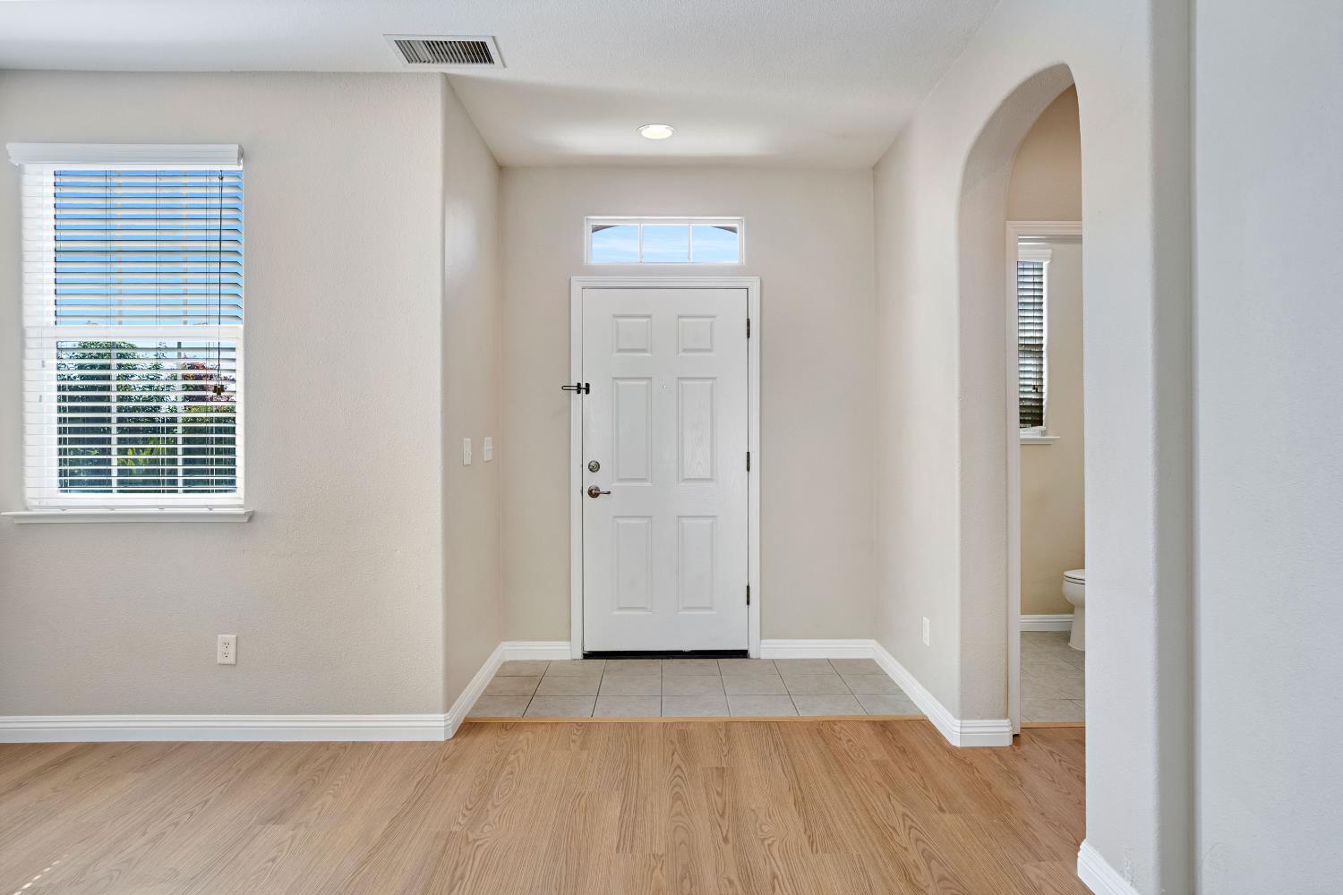 1801 N Miramar Ln, Clovis, CA 93619