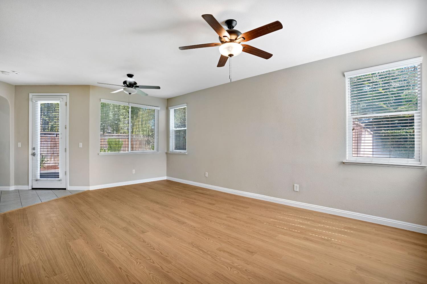 1801 N Miramar Ln, Clovis, CA 93619