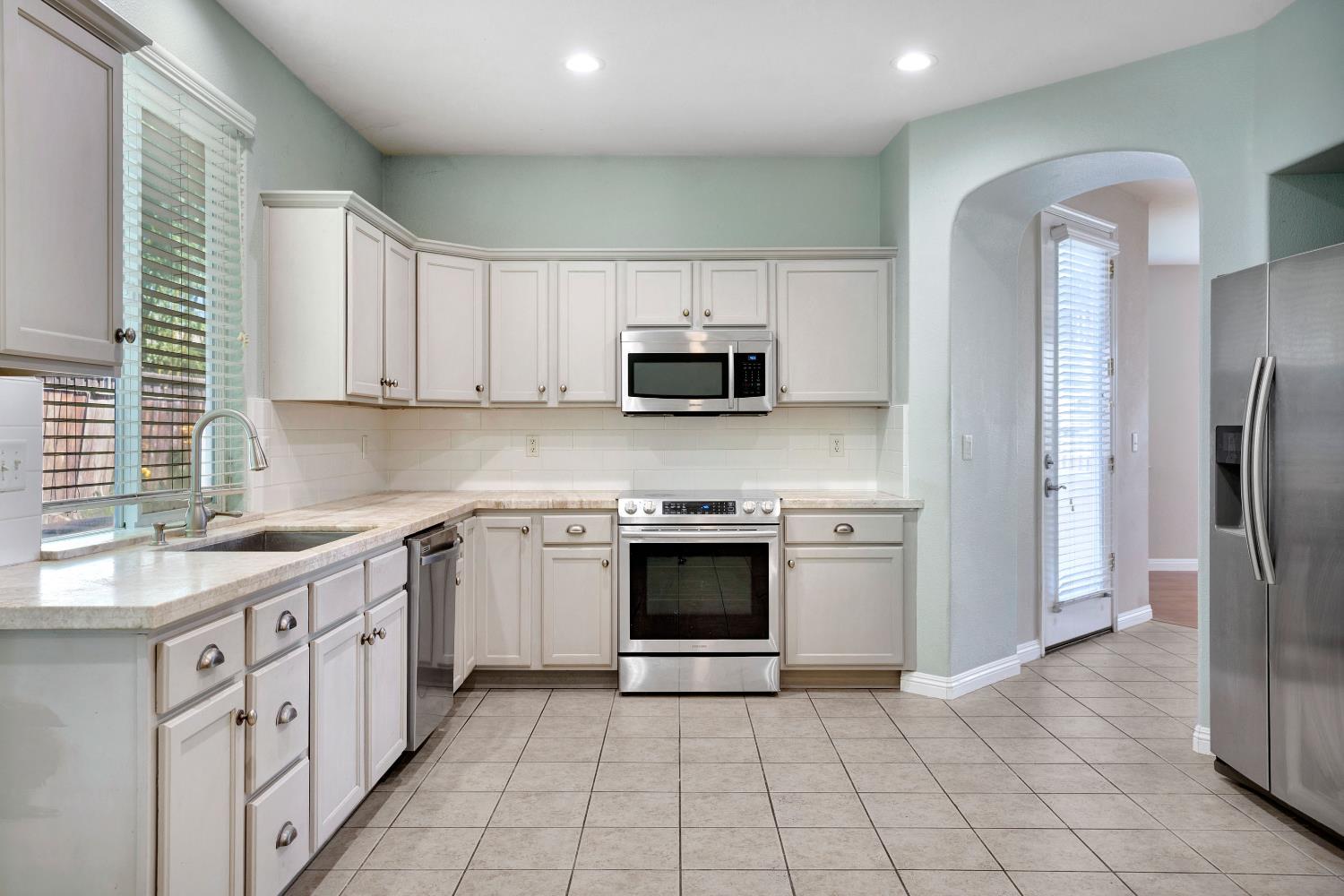 1801 N Miramar Ln, Clovis, CA 93619