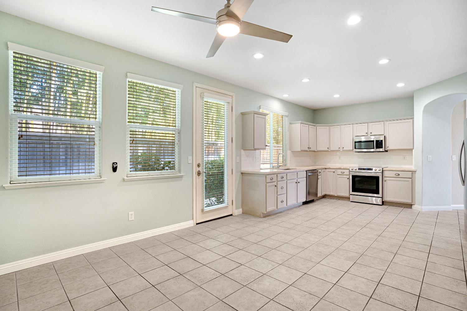 1801 N Miramar Ln, Clovis, CA 93619