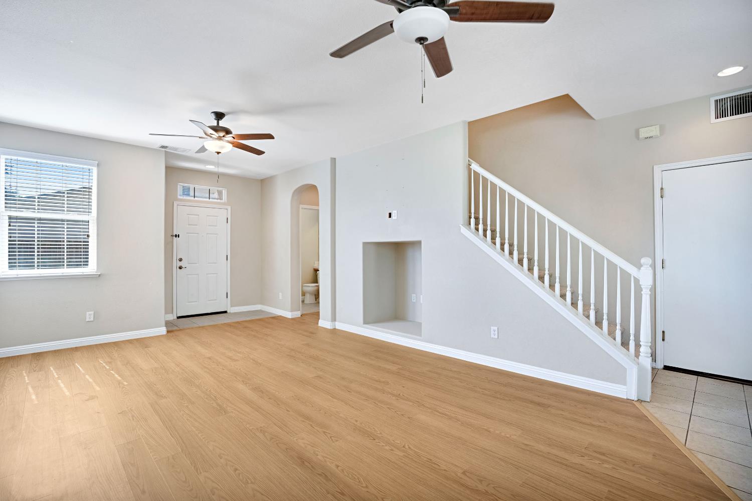 1801 N Miramar Ln, Clovis, CA 93619