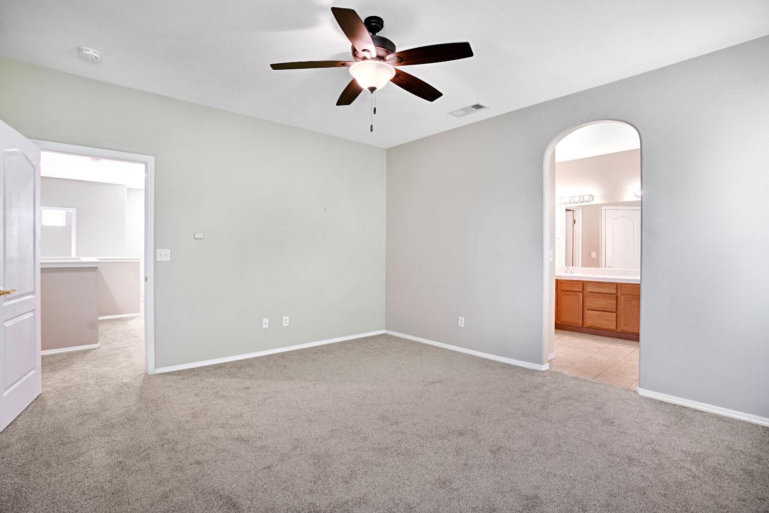 1801 N Miramar Ln, Clovis, CA 93619