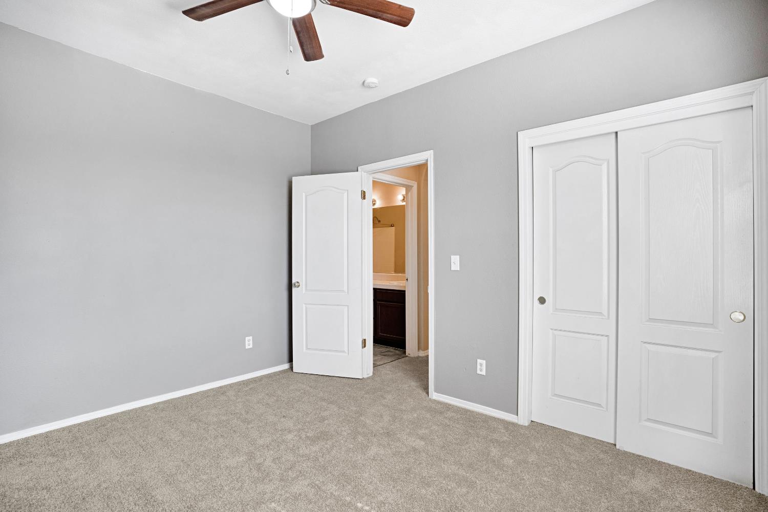 1801 N Miramar Ln, Clovis, CA 93619