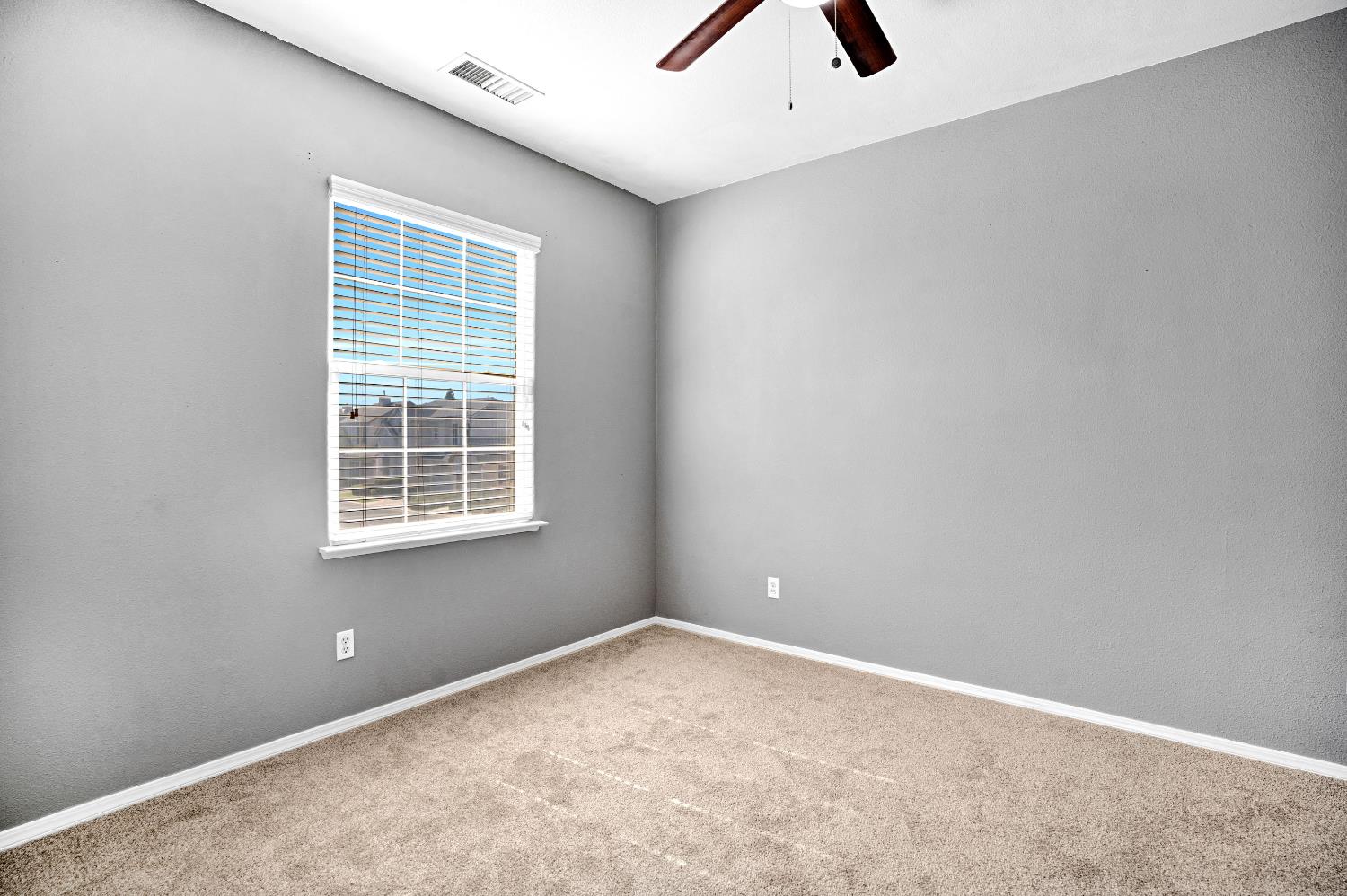 1801 N Miramar Ln, Clovis, CA 93619