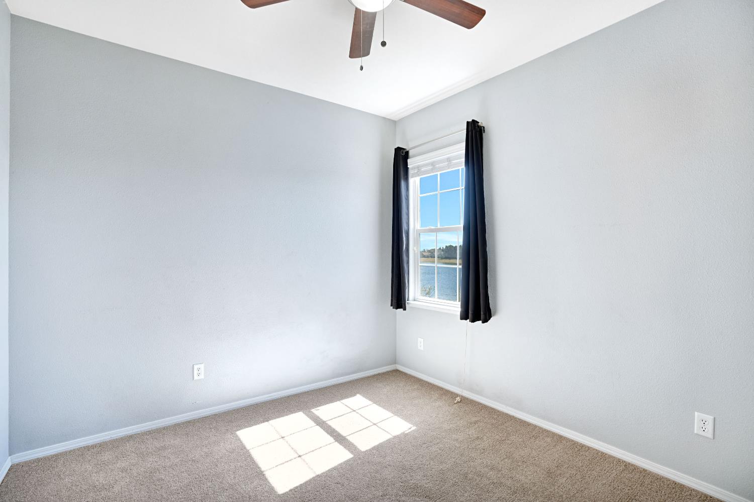 1801 N Miramar Ln, Clovis, CA 93619