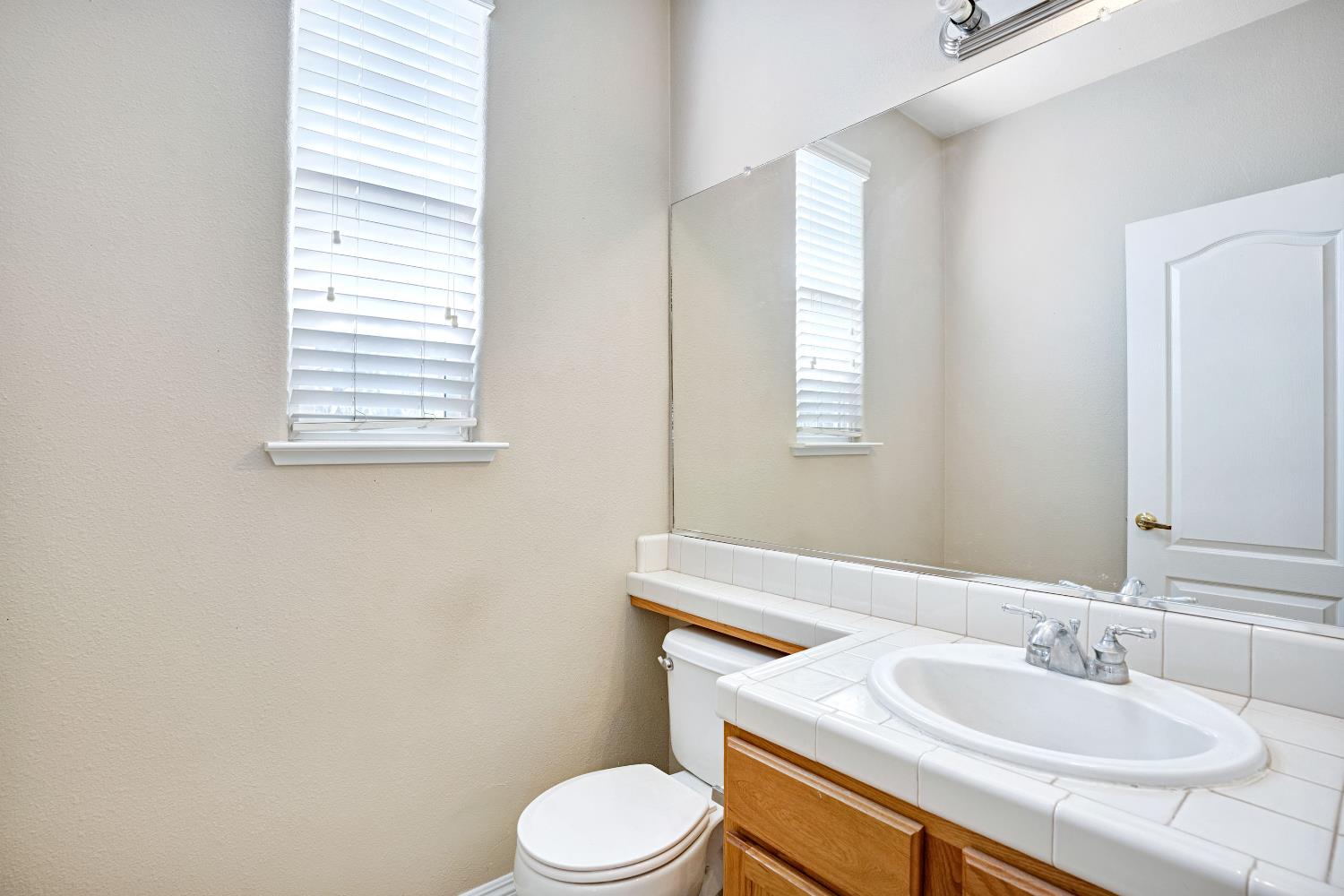 1801 N Miramar Ln, Clovis, CA 93619