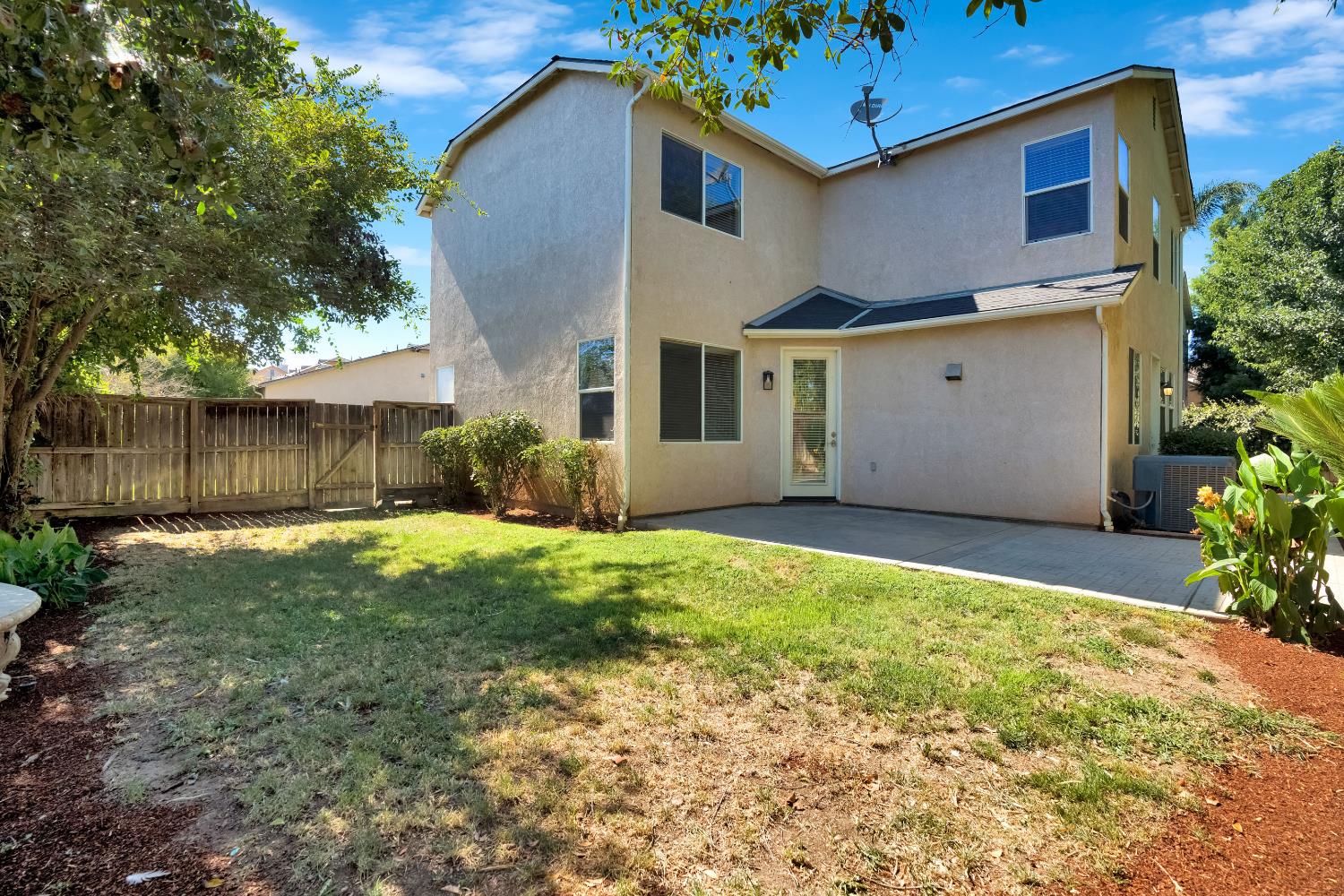 1801 N Miramar Ln, Clovis, CA 93619