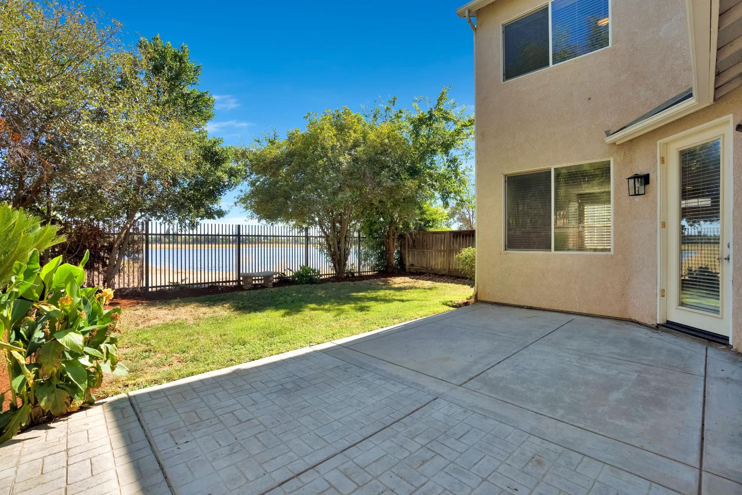 1801 N Miramar Ln, Clovis, CA 93619