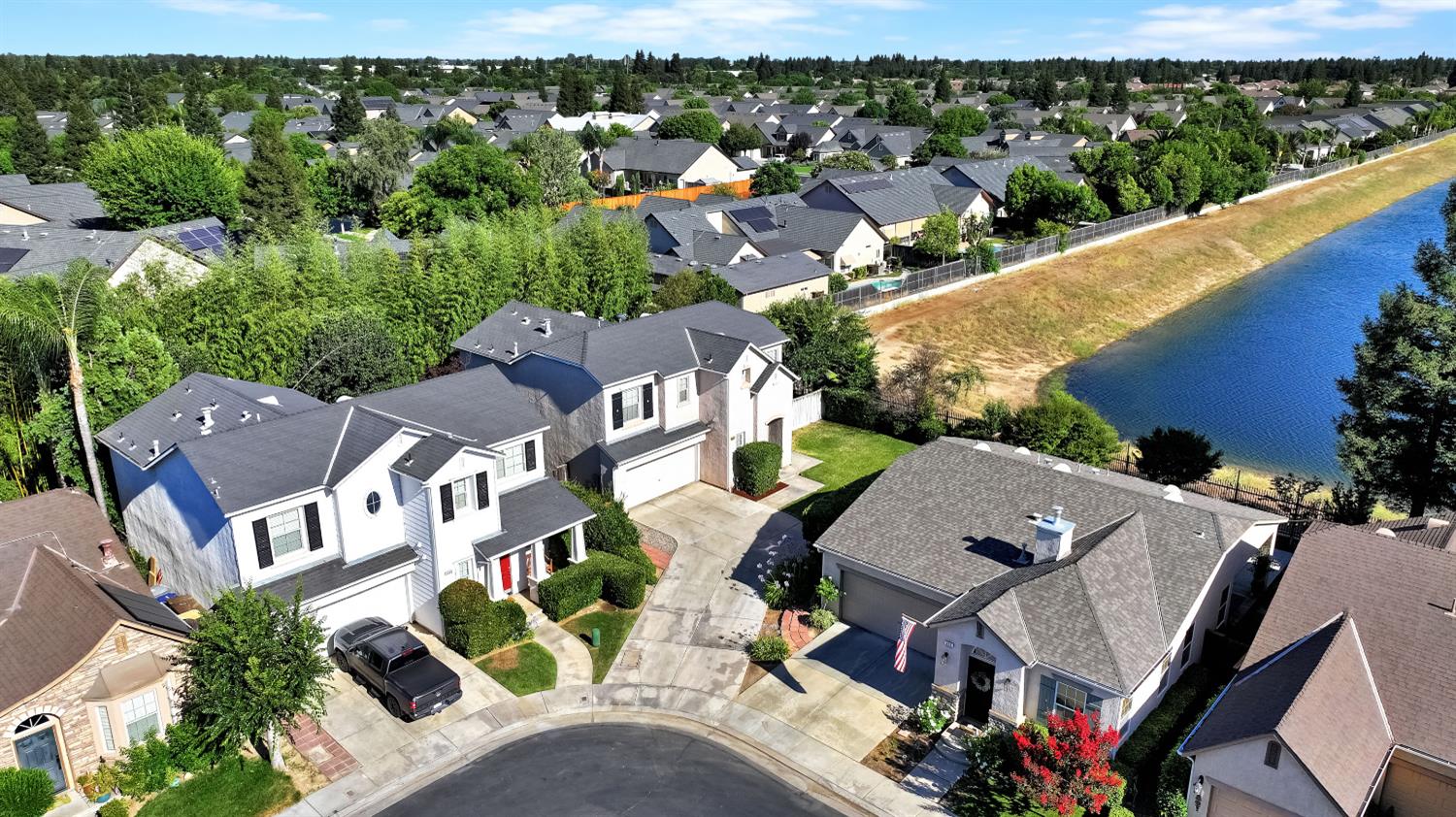 1801 N Miramar Ln, Clovis, CA 93619