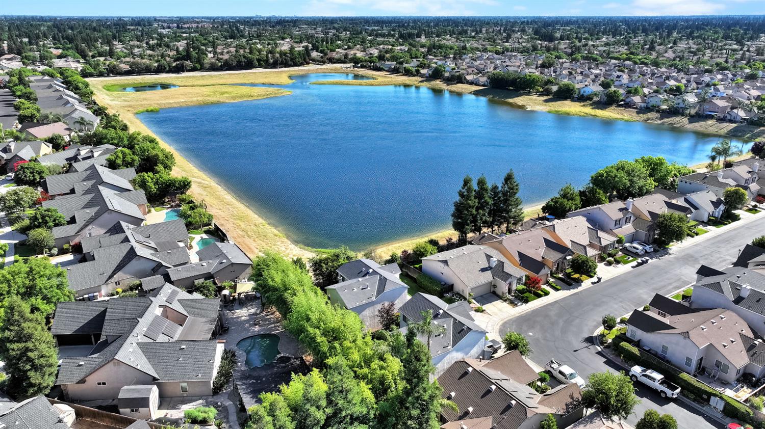 1801 N Miramar Ln, Clovis, CA 93619