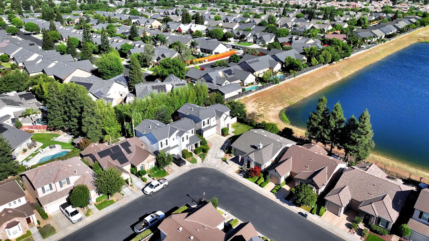1801 N Miramar Ln, Clovis, CA 93619