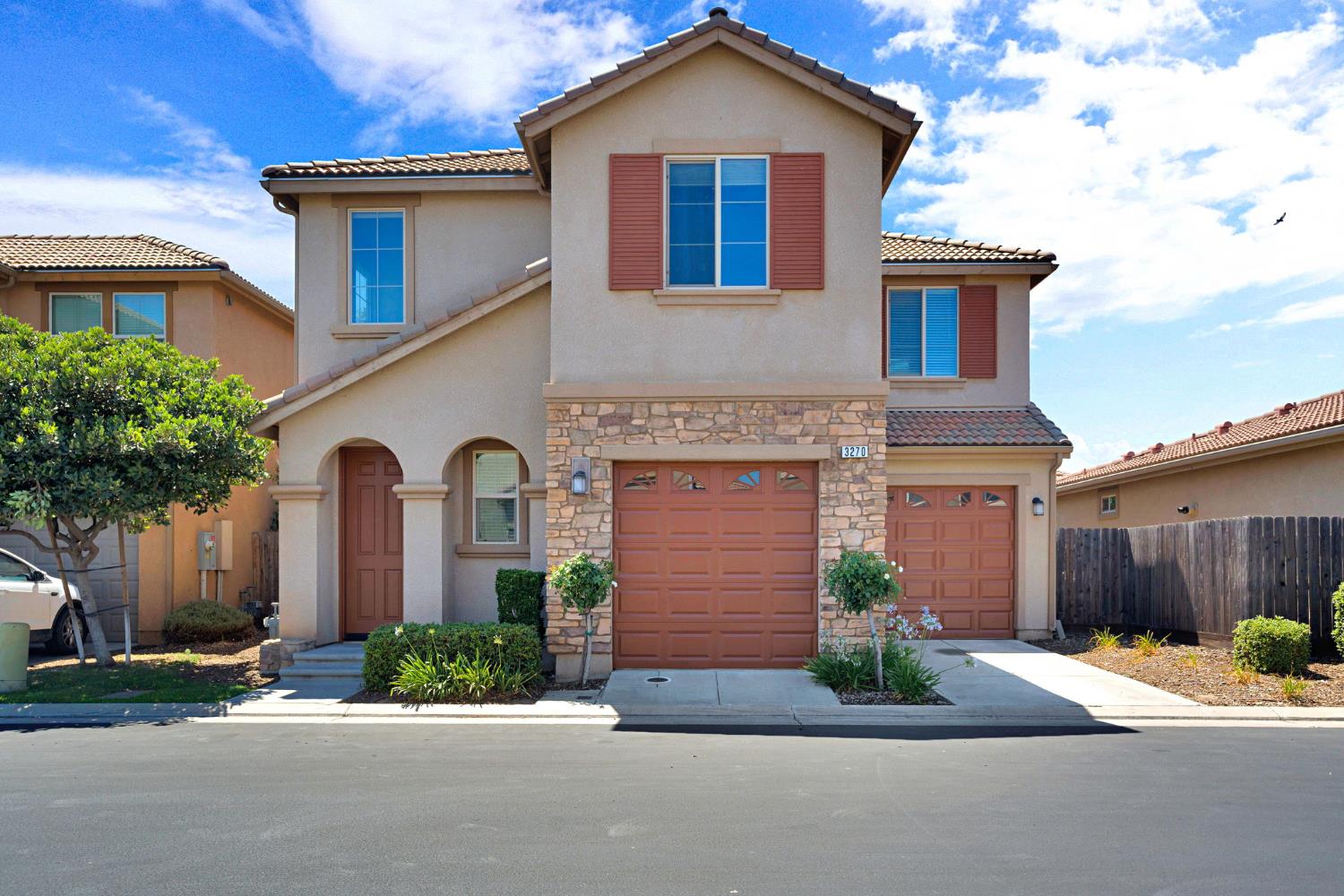 3270 Alps Ln, Clovis, CA 93619