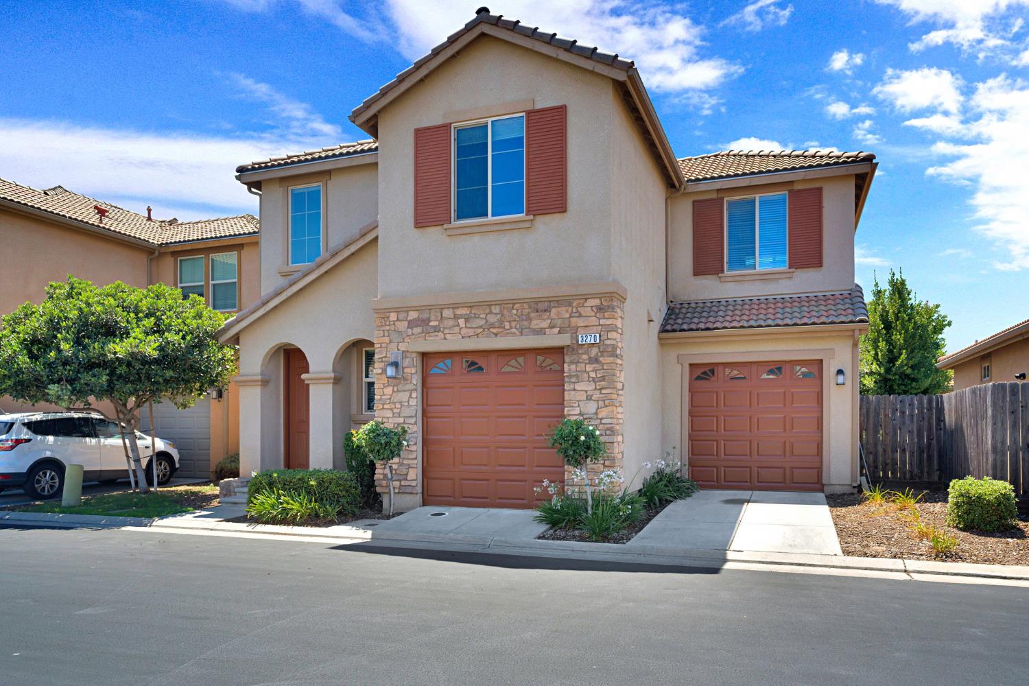 3270 Alps Ln, Clovis, CA 93619