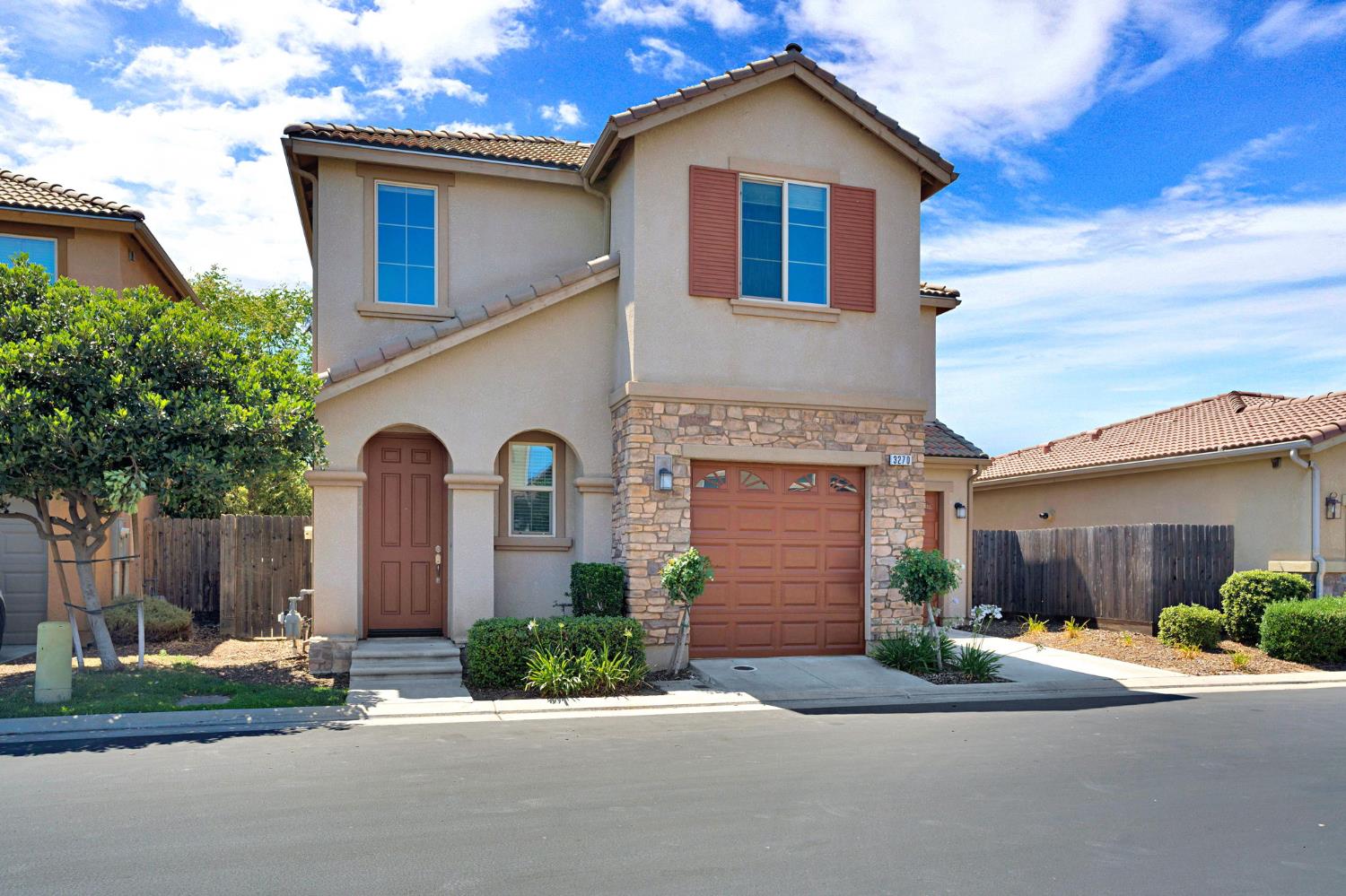 3270 Alps Ln, Clovis, CA 93619