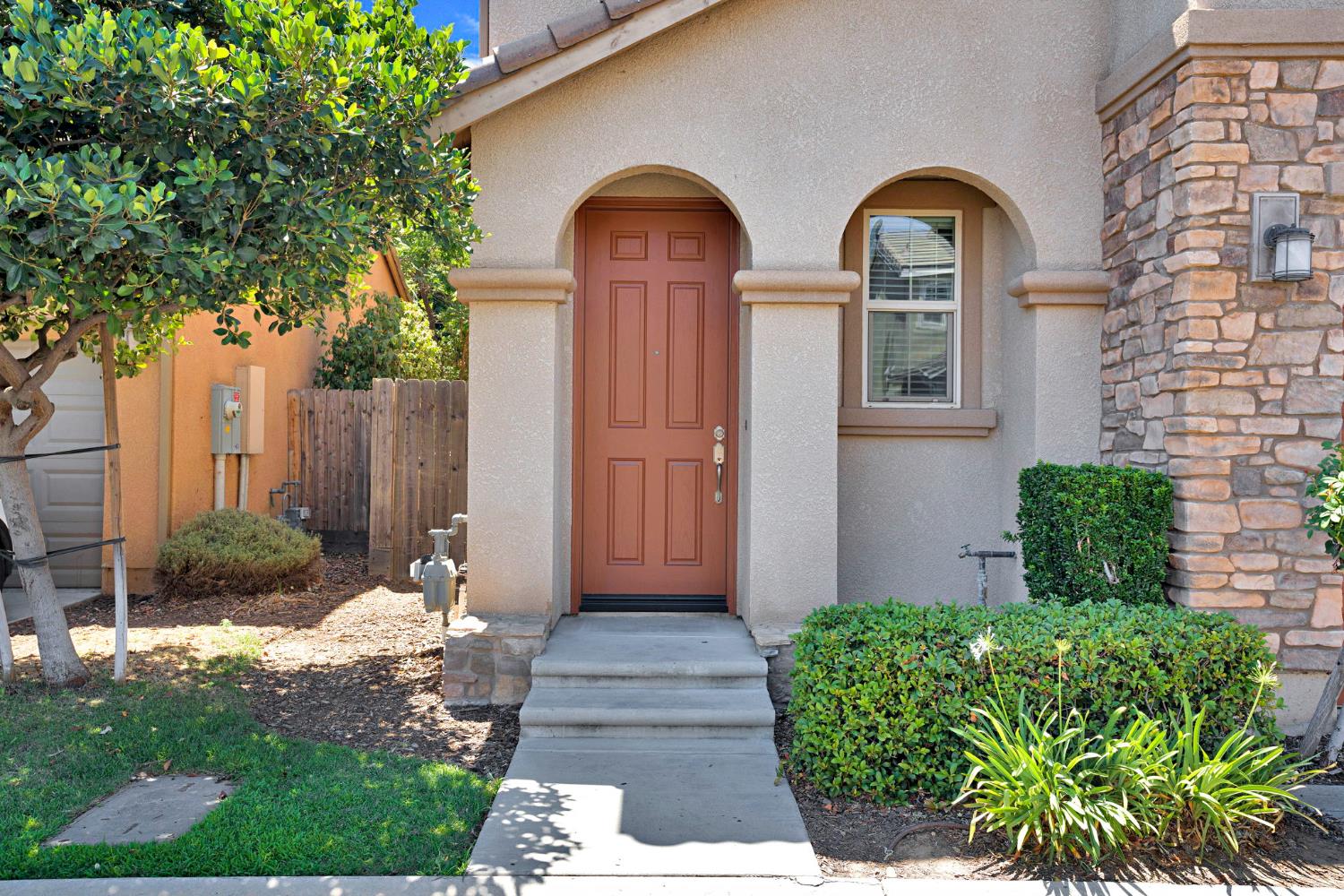 3270 Alps Ln, Clovis, CA 93619