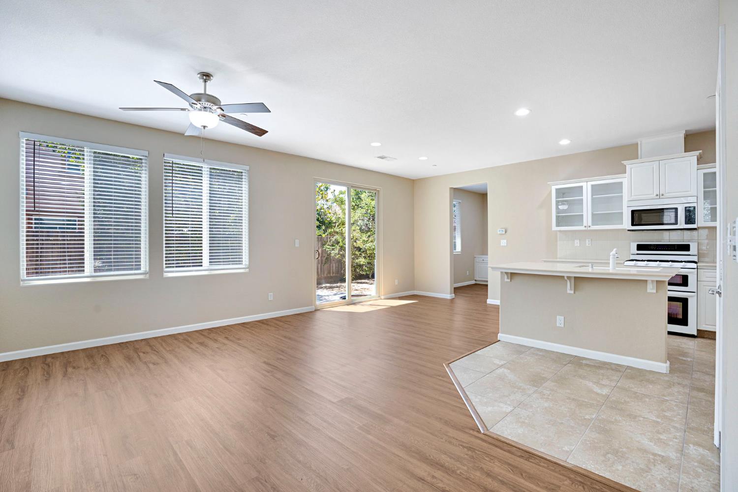 3270 Alps Ln, Clovis, CA 93619