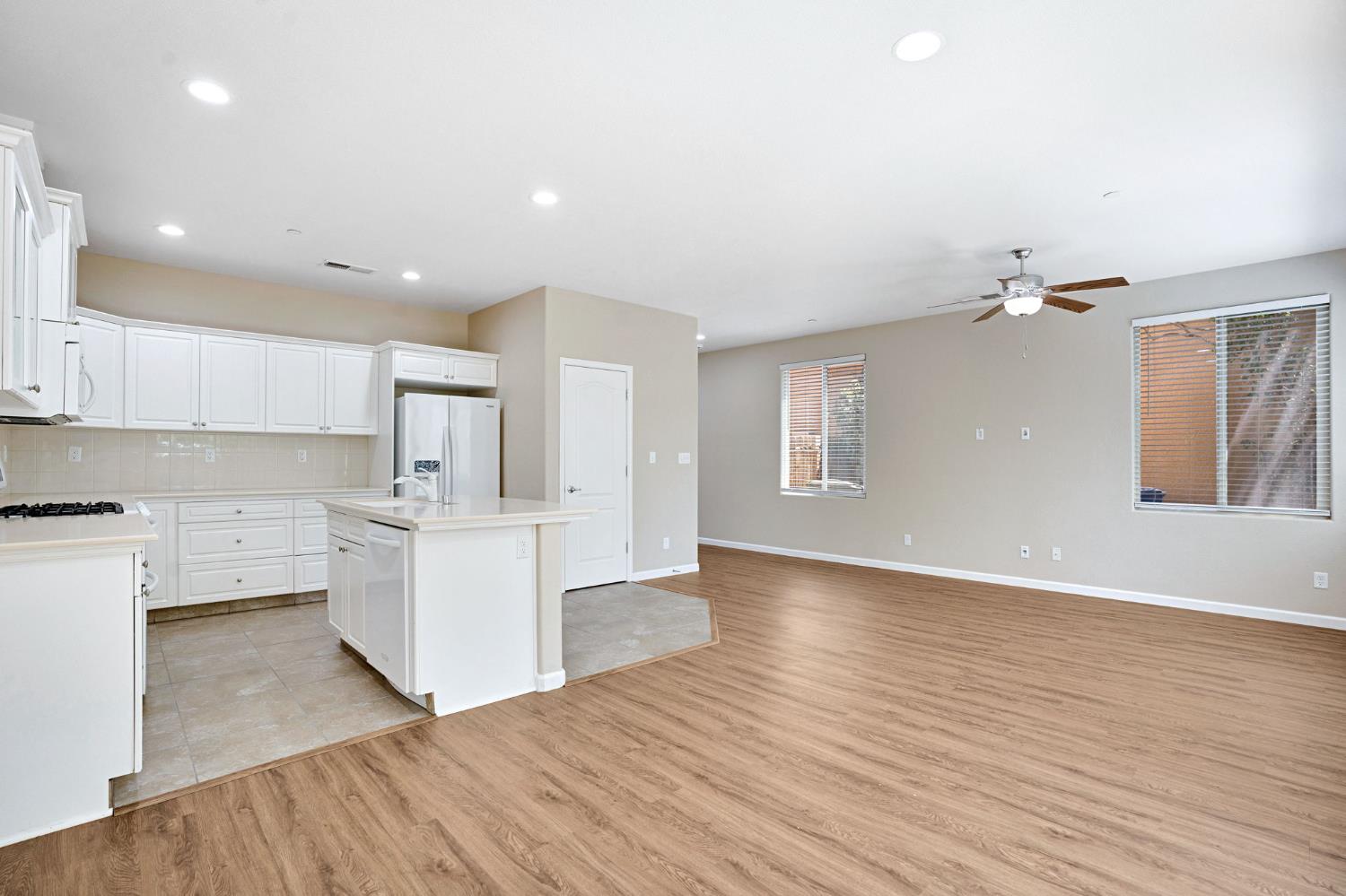 3270 Alps Ln, Clovis, CA 93619