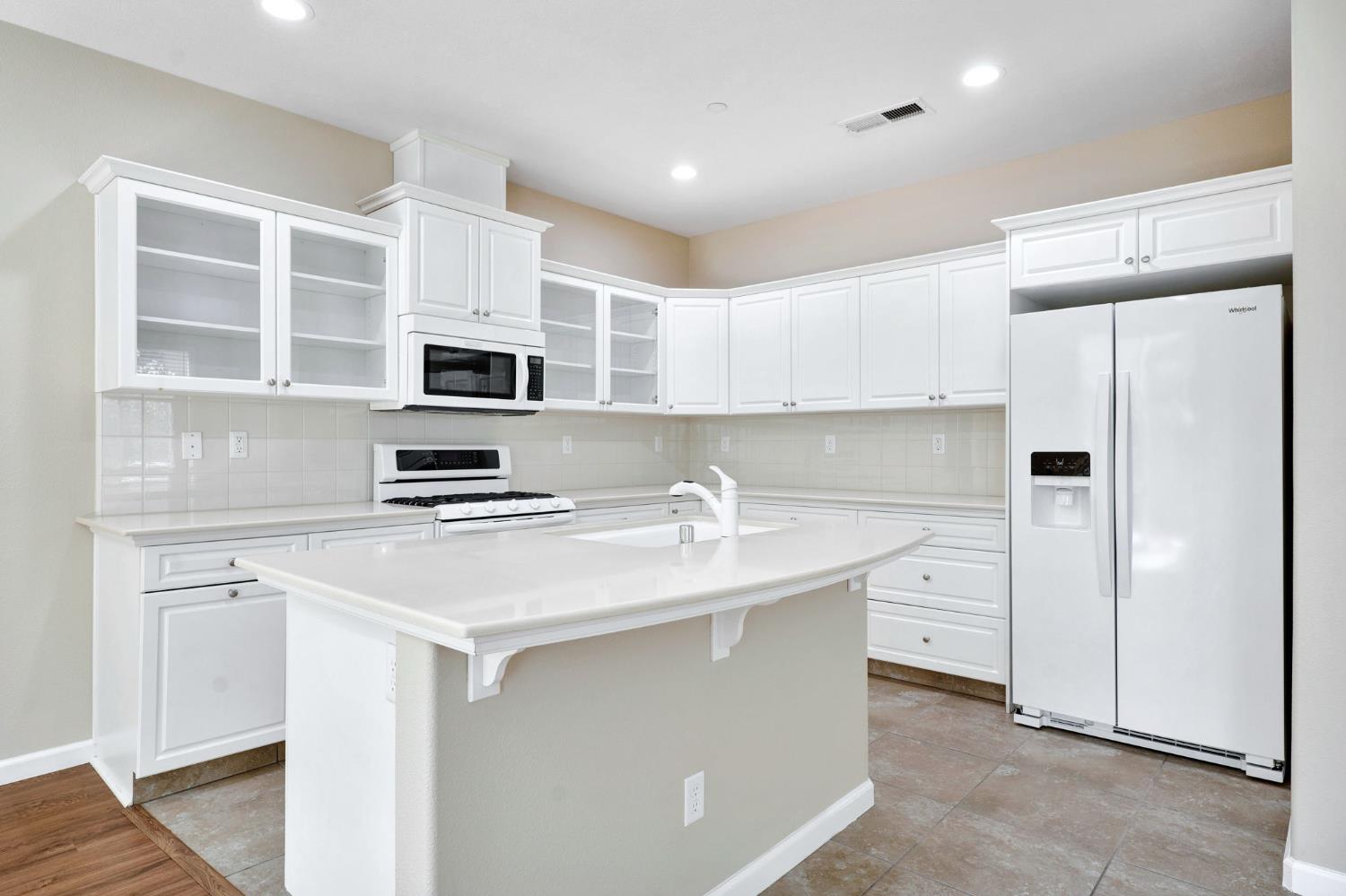 3270 Alps Ln, Clovis, CA 93619