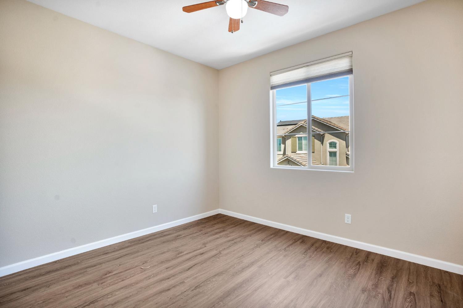 3270 Alps Ln, Clovis, CA 93619