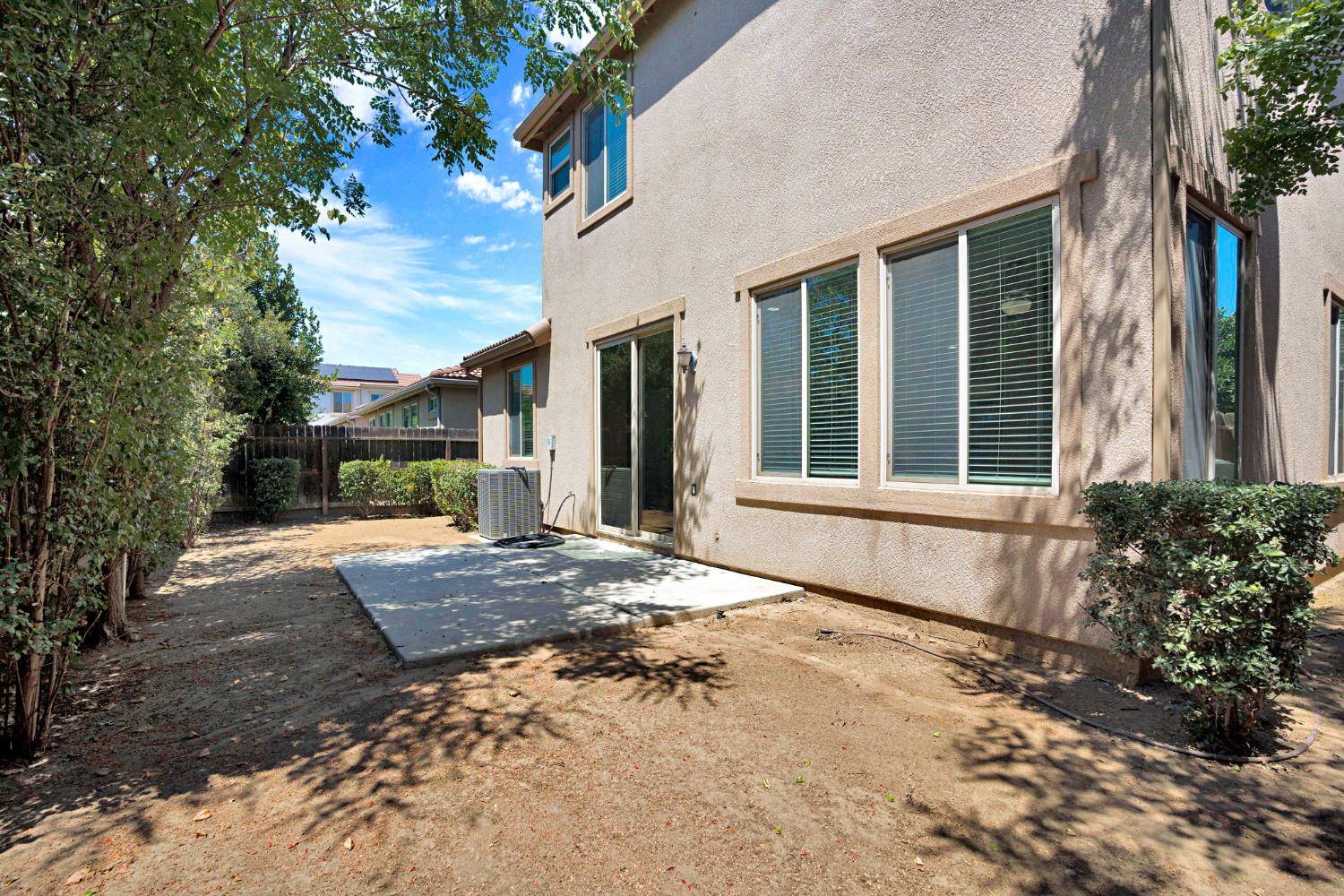 3270 Alps Ln, Clovis, CA 93619