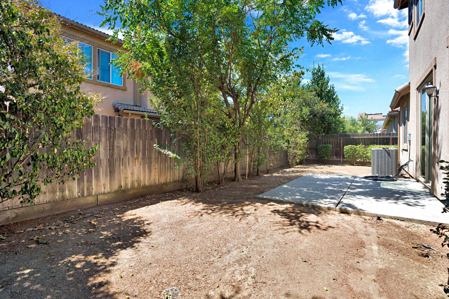 3270 Alps Ln, Clovis, CA 93619