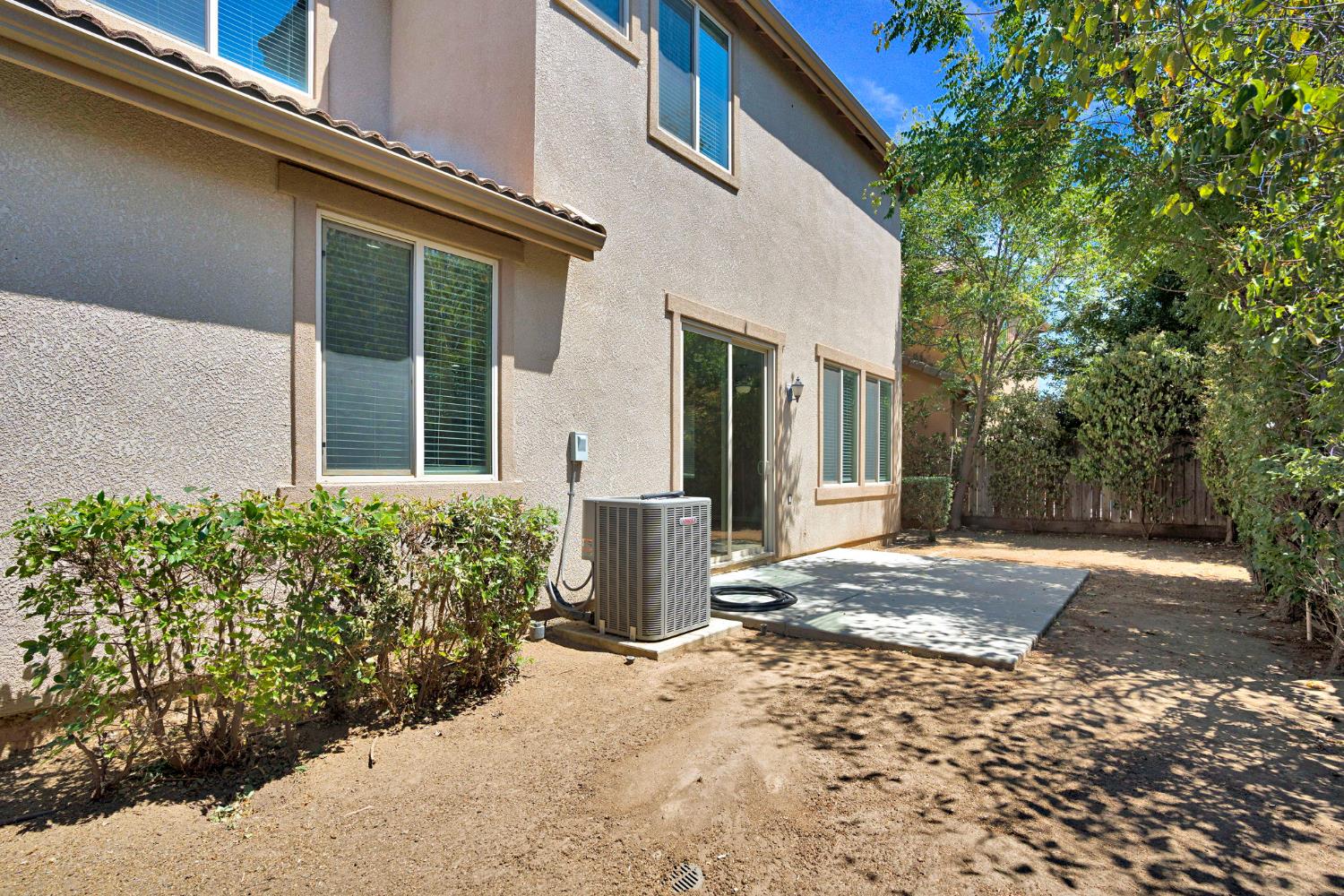 3270 Alps Ln, Clovis, CA 93619