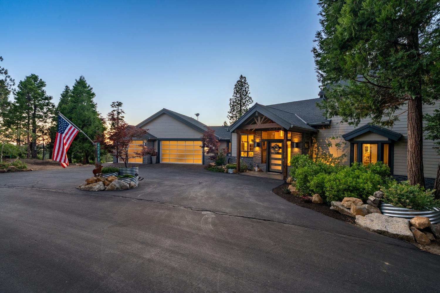 42499 Bretz Point Ln, Shaver Lake, CA 93664