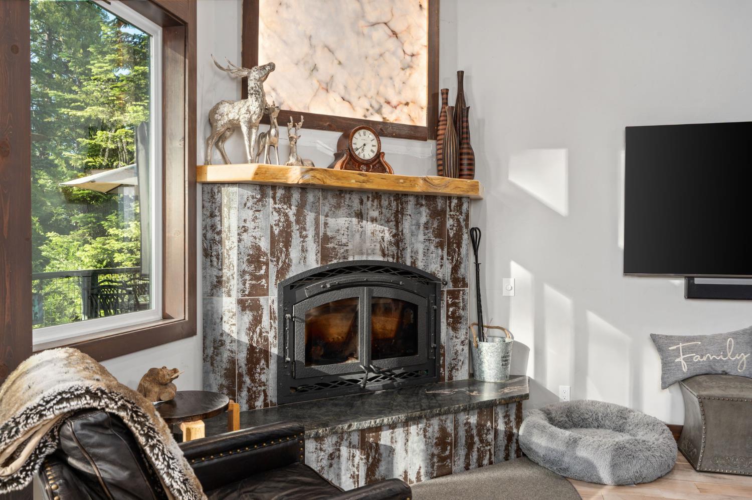 42499 Bretz Point Ln, Shaver Lake, CA 93664
