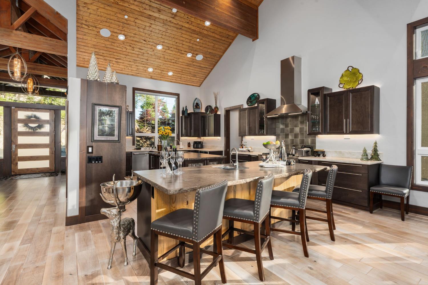 42499 Bretz Point Ln, Shaver Lake, CA 93664
