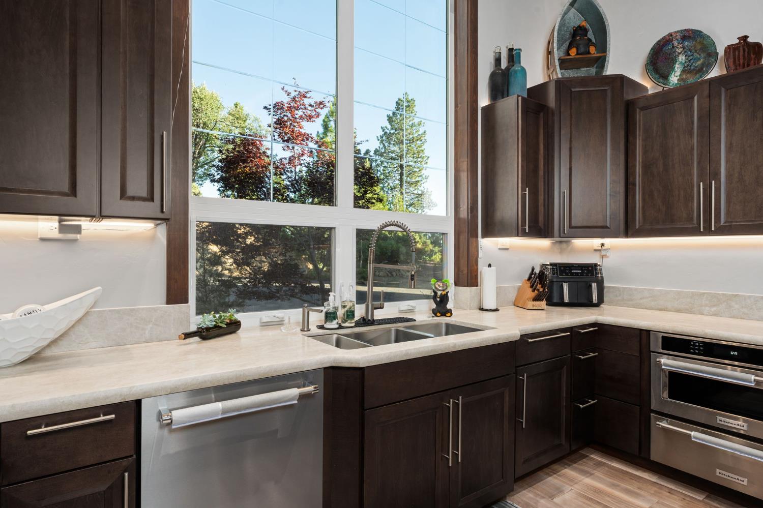 42499 Bretz Point Ln, Shaver Lake, CA 93664