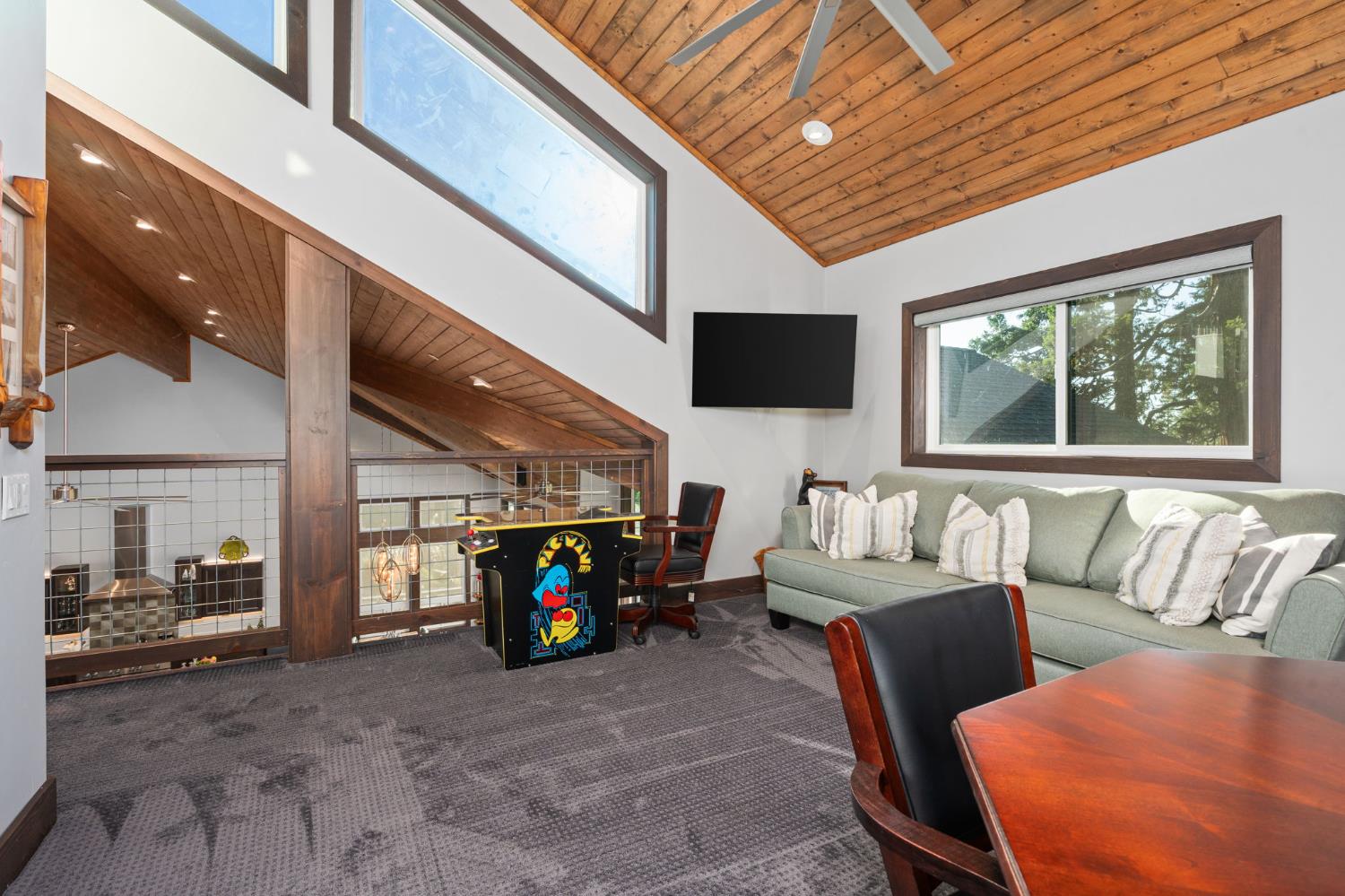 42499 Bretz Point Ln, Shaver Lake, CA 93664