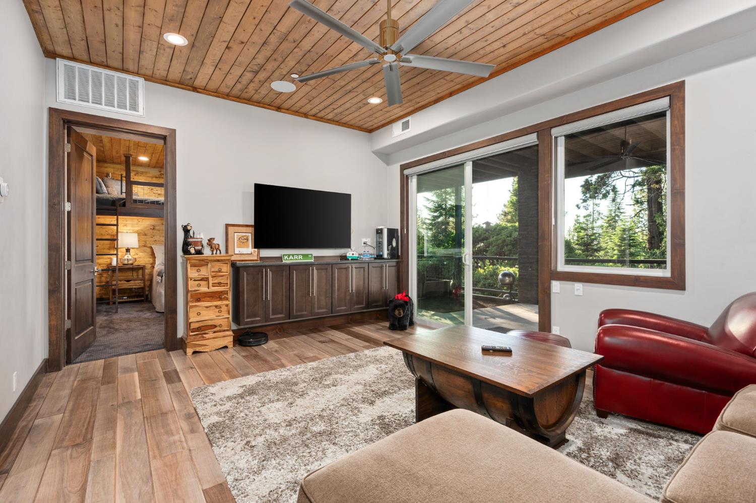42499 Bretz Point Ln, Shaver Lake, CA 93664