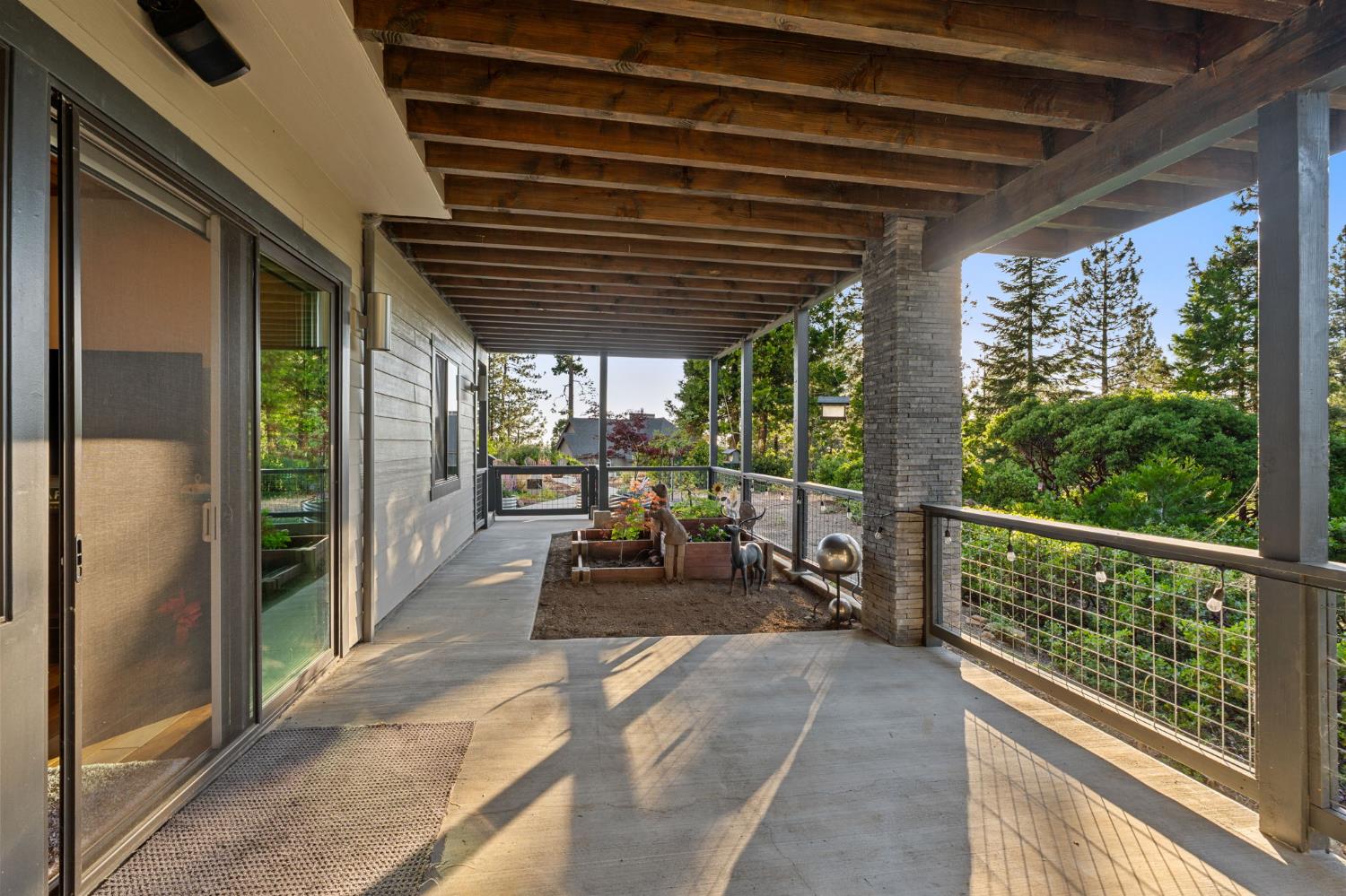 42499 Bretz Point Ln, Shaver Lake, CA 93664