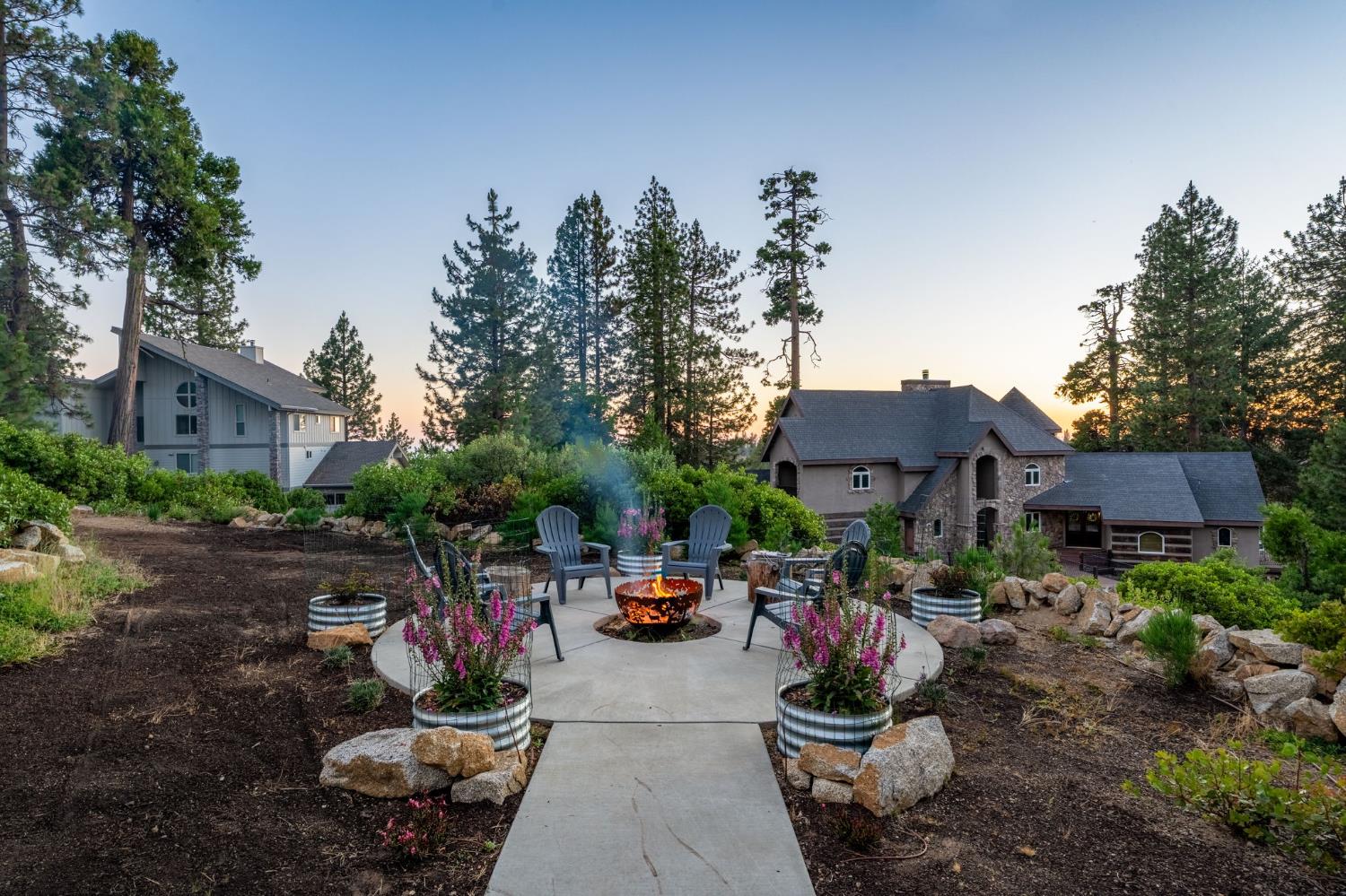 42499 Bretz Point Ln, Shaver Lake, CA 93664