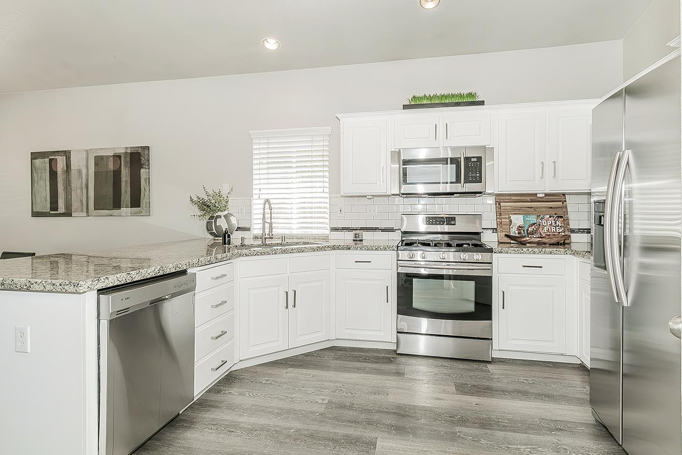 2702 E Caraway Ct, Fresno, CA 93720
