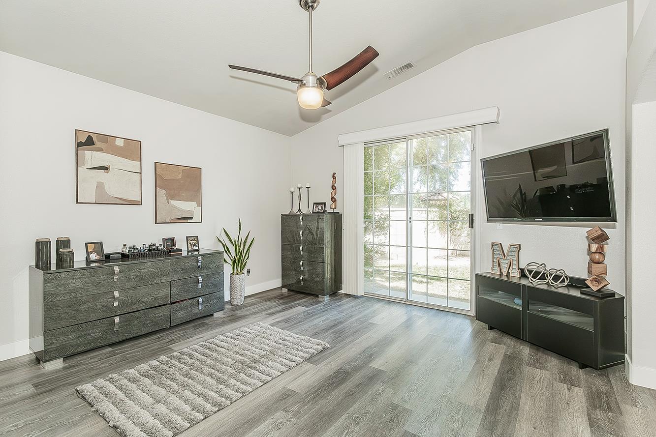 2702 E Caraway Ct, Fresno, CA 93720