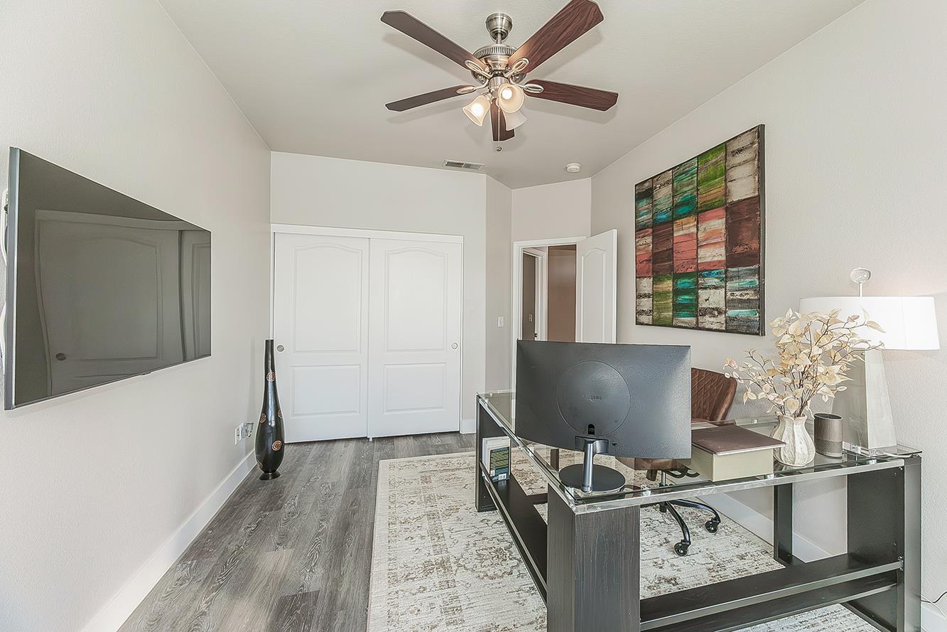 2702 E Caraway Ct, Fresno, CA 93720