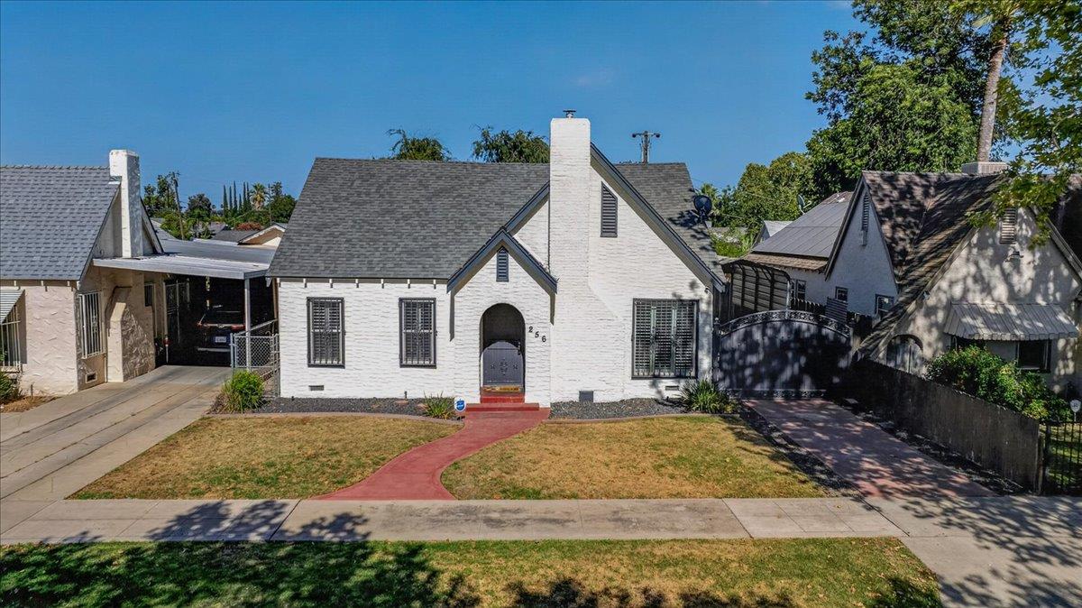 256 N Sierra Vista Ave, Fresno, CA 93702